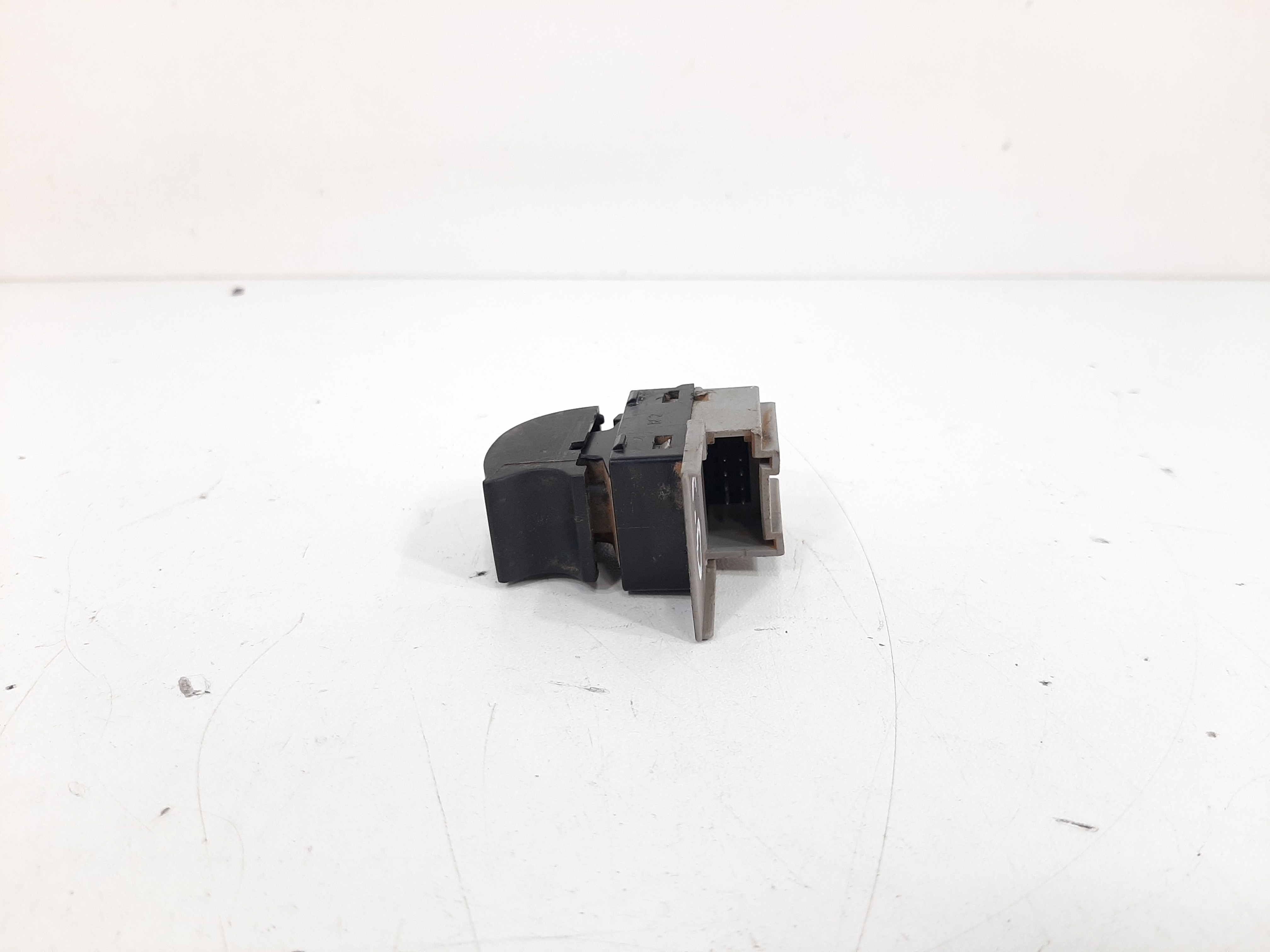 Botão Vidro Elétrico Traseiro Direito Audi A3 1997 A 2006 3
