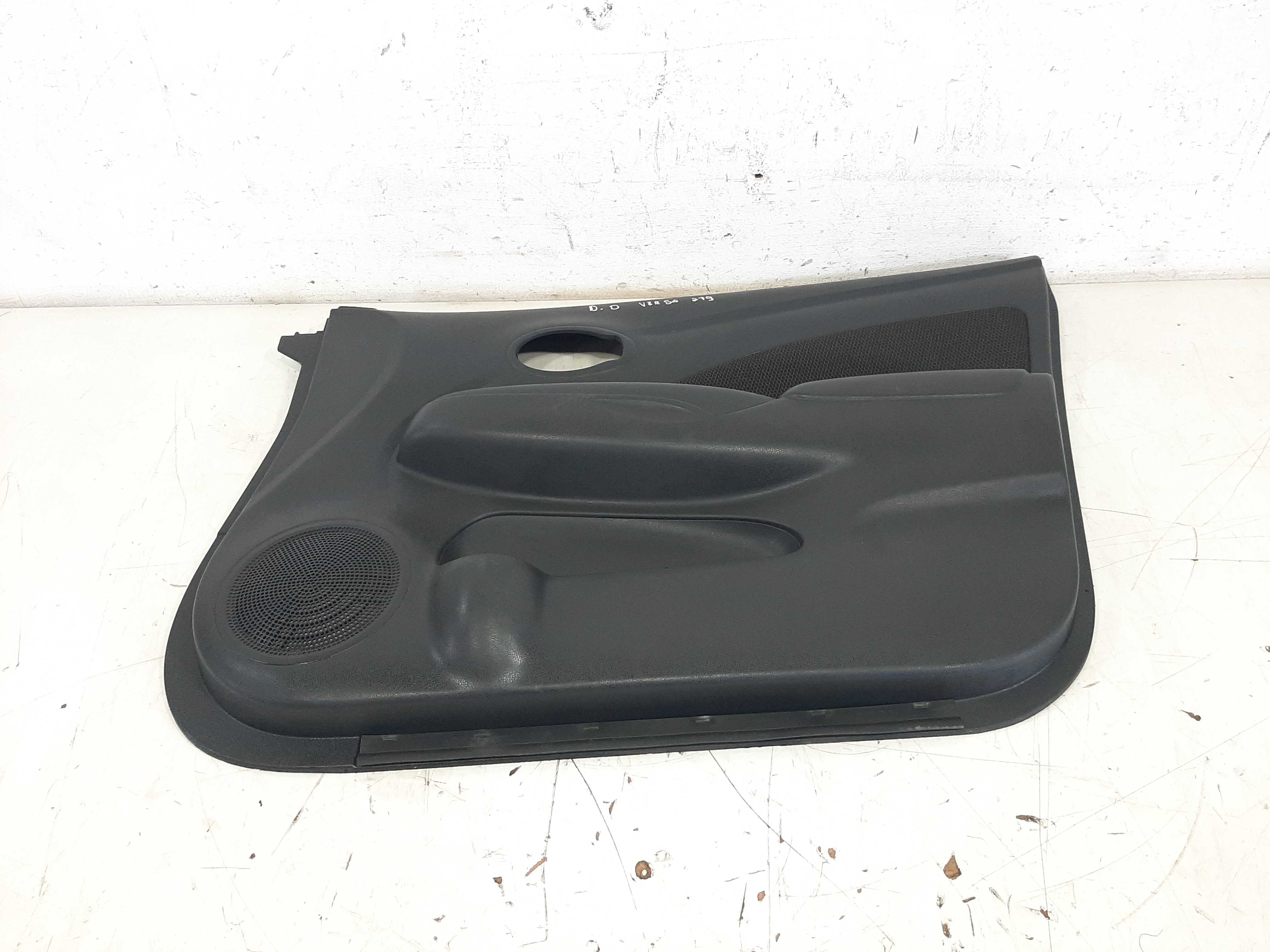 Forro Porta Dianteiro Direito Nissan Versa 2011 2012 A 2017 2