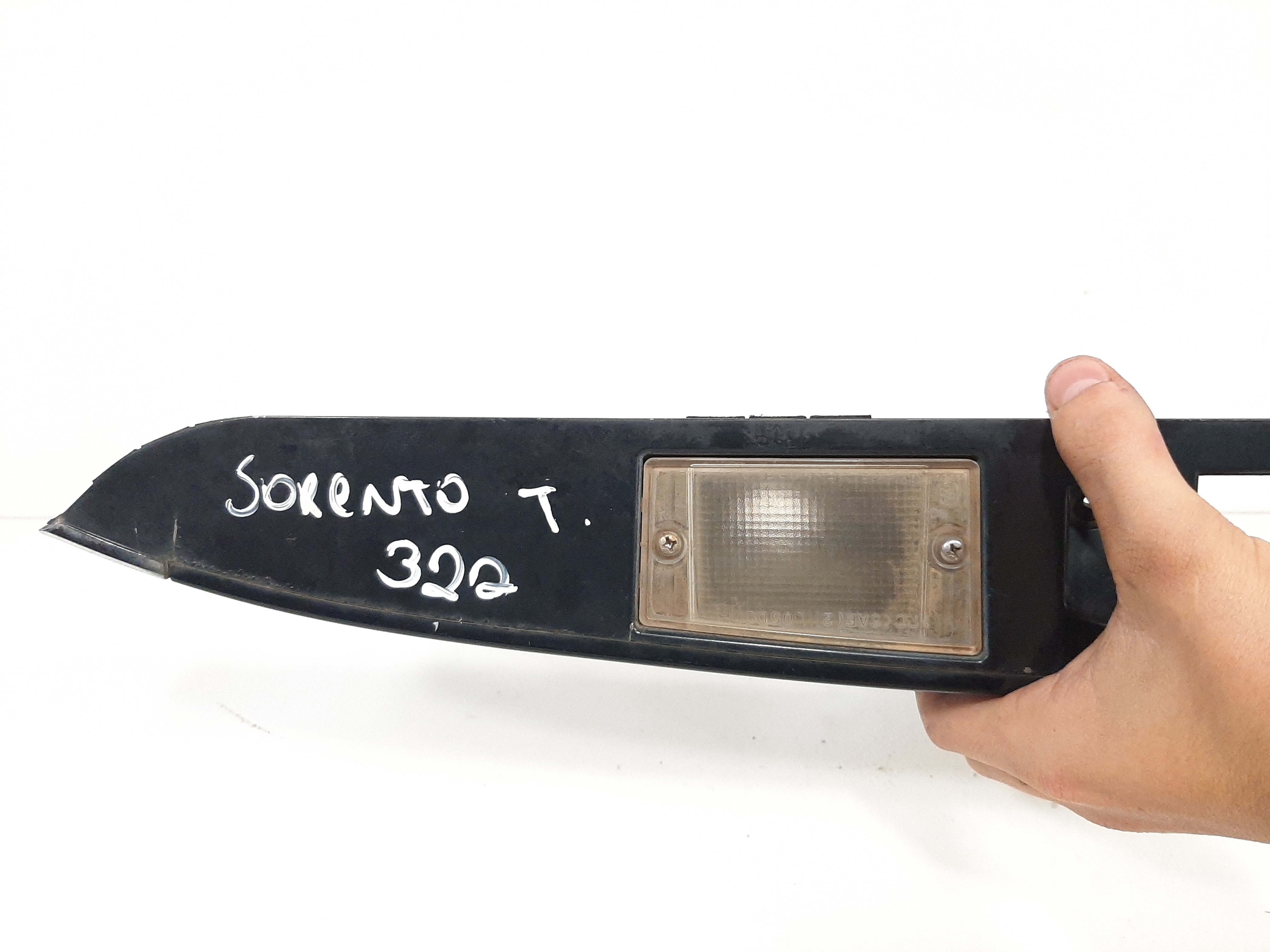 Friso Porta Mala Luz Placa Traseira Kia Sorento 2007 A 2009