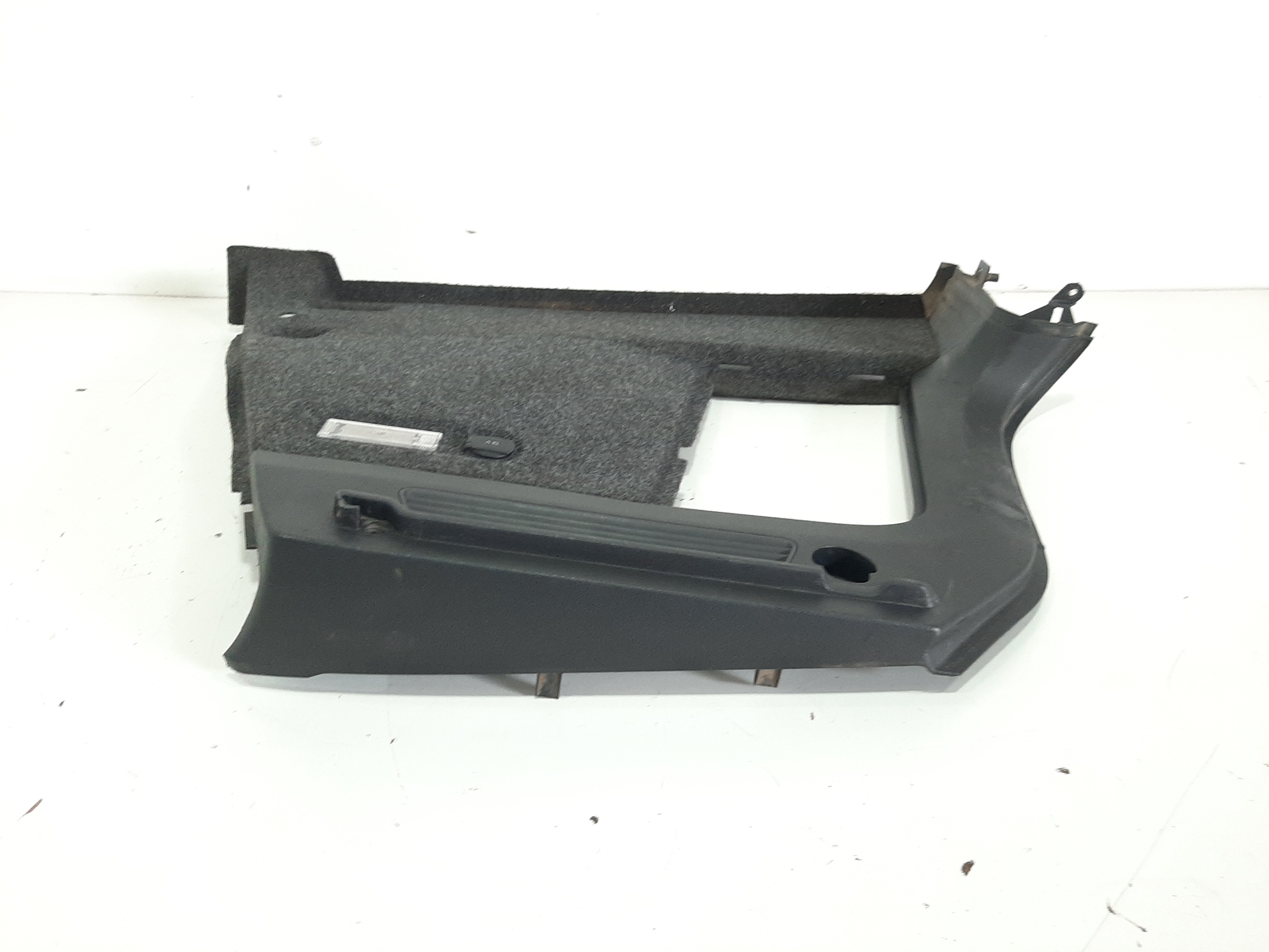 Acabamento Lateral Esquerdo Portamalas Vw Tiguan 2012 A 2017 3
