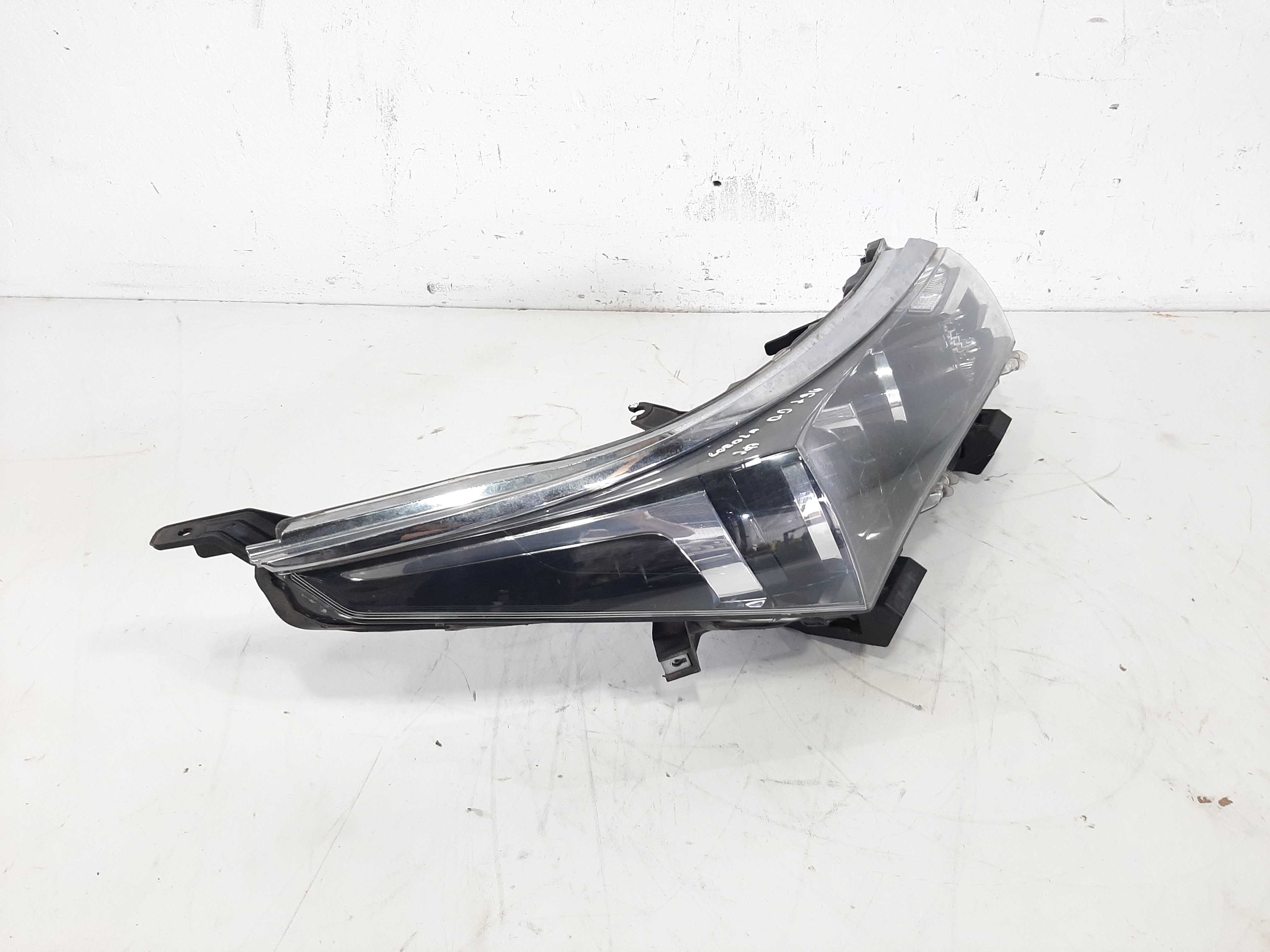 Farol Dianteiro Direito Corolla Xei 2014 A 2017 C/ Avaria 9