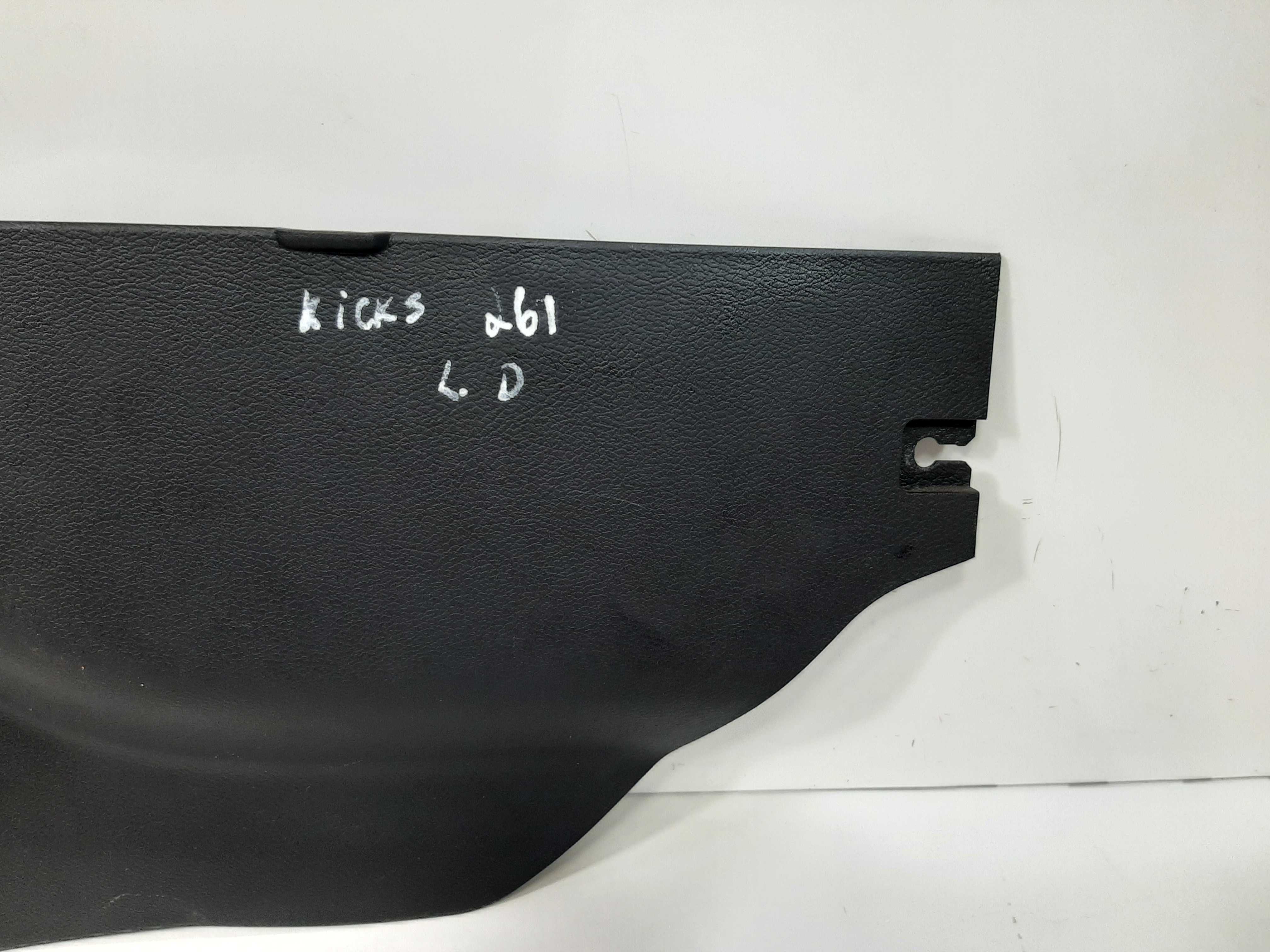 Acabamento Lateral Direito Console Nissan Kicks 2016 A 2020 5