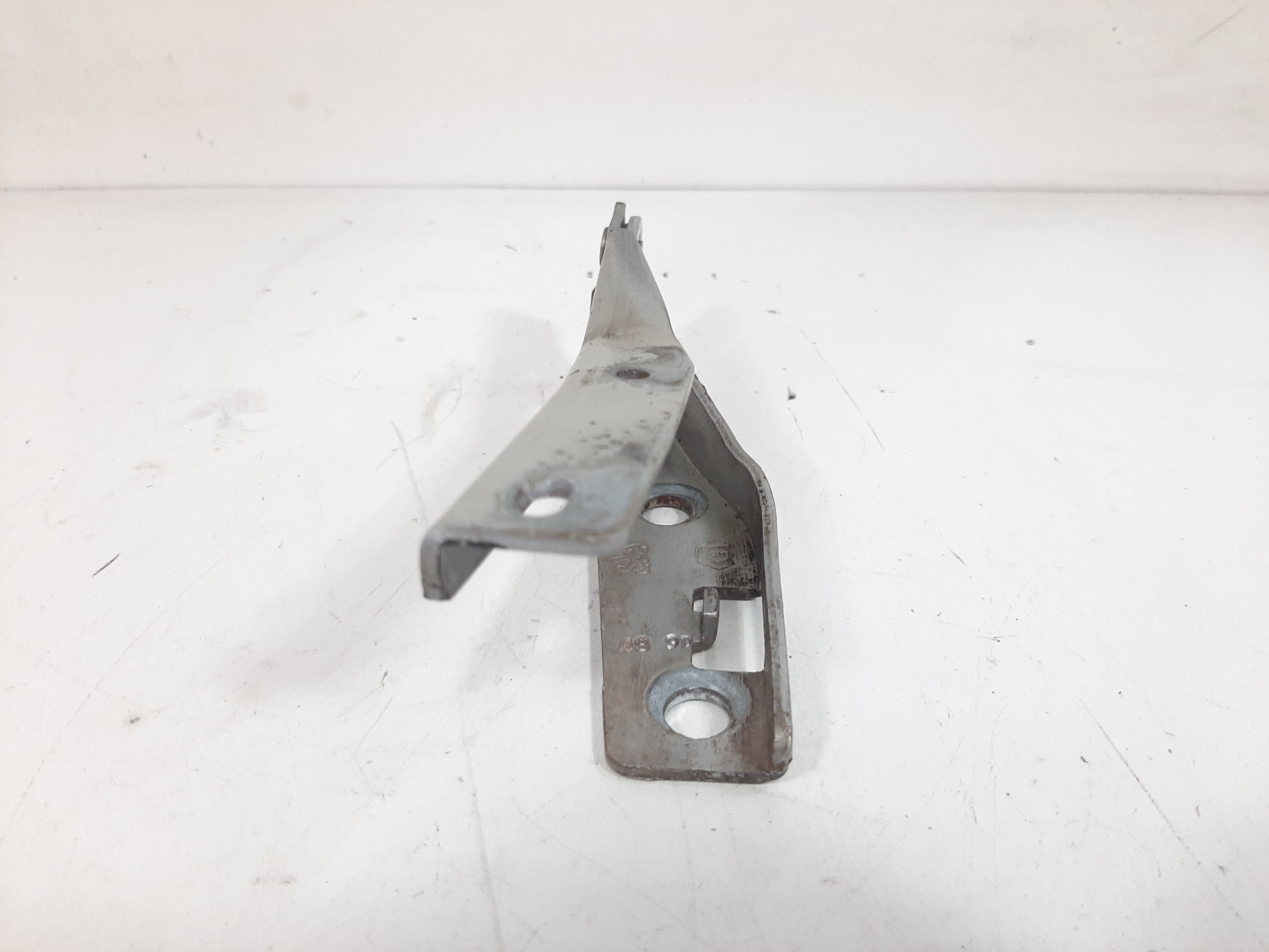 Dobradiça Dianteira Direita Capô Peugeot 207 2008 A 2013 5