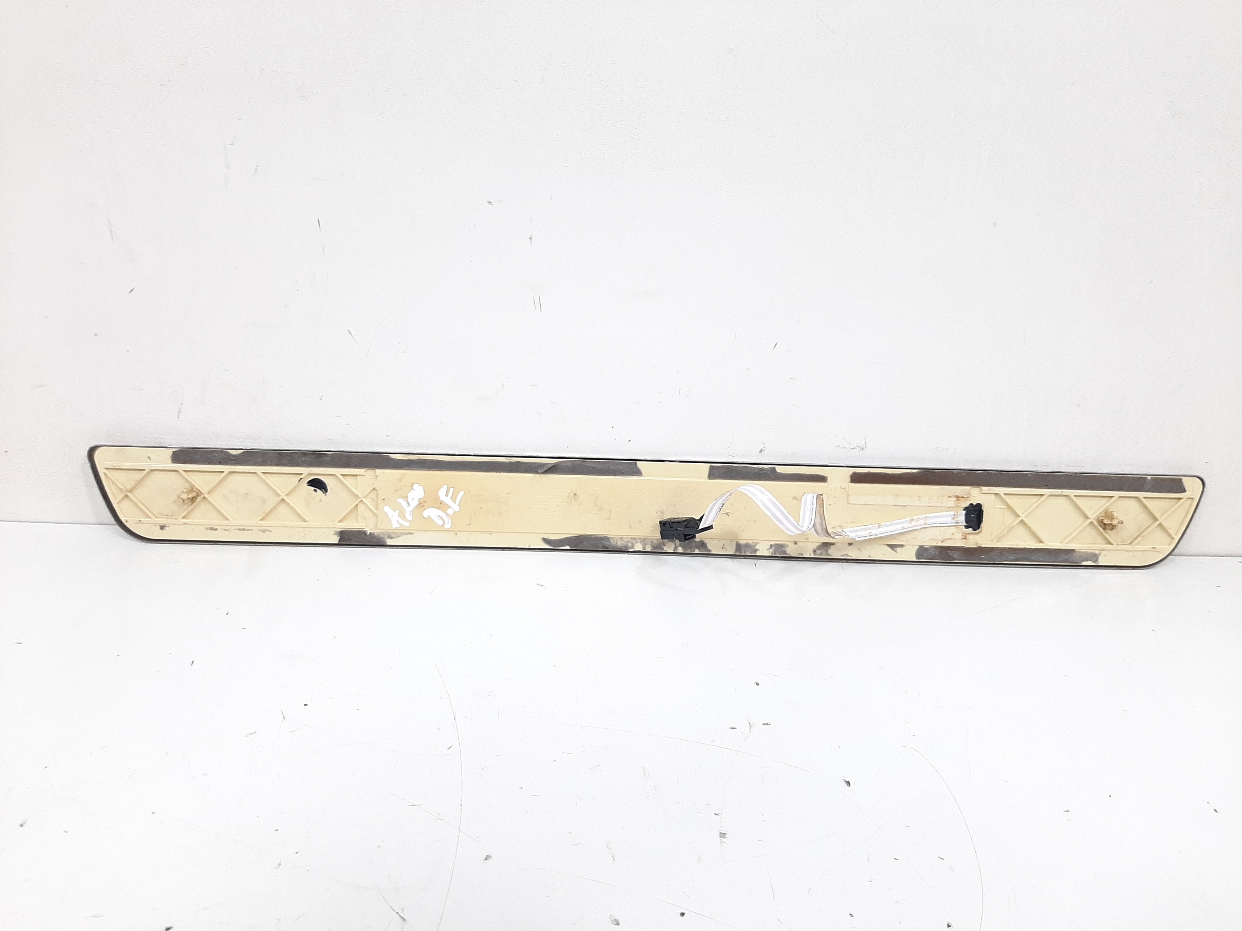 Moldura Dianteira Esquerda Mercedes A200 W176 2013 A 2018 2