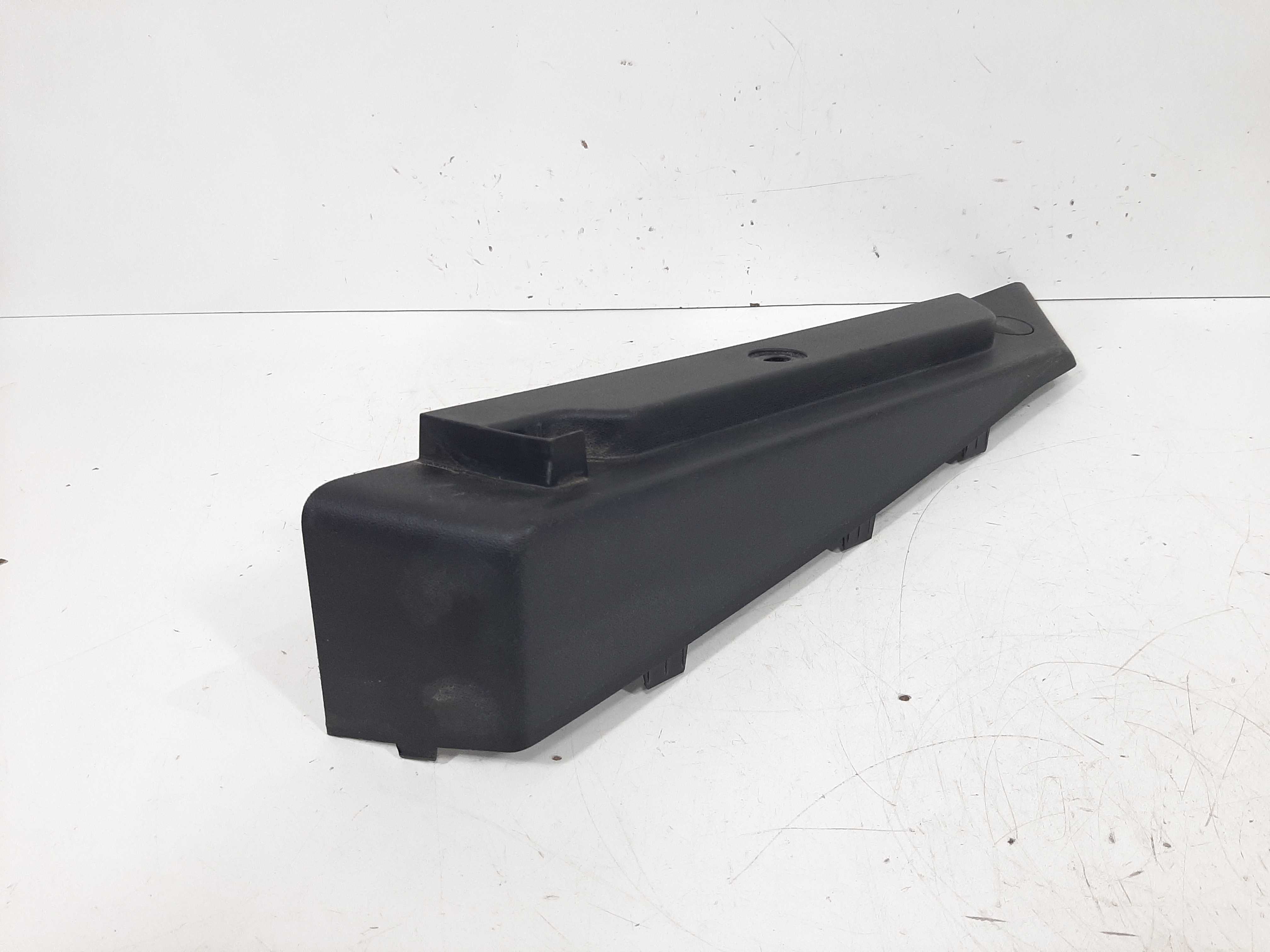 Suporte Esquerdo Tampa Bagagito Hyundai I30 2009 2010 A 2012 4