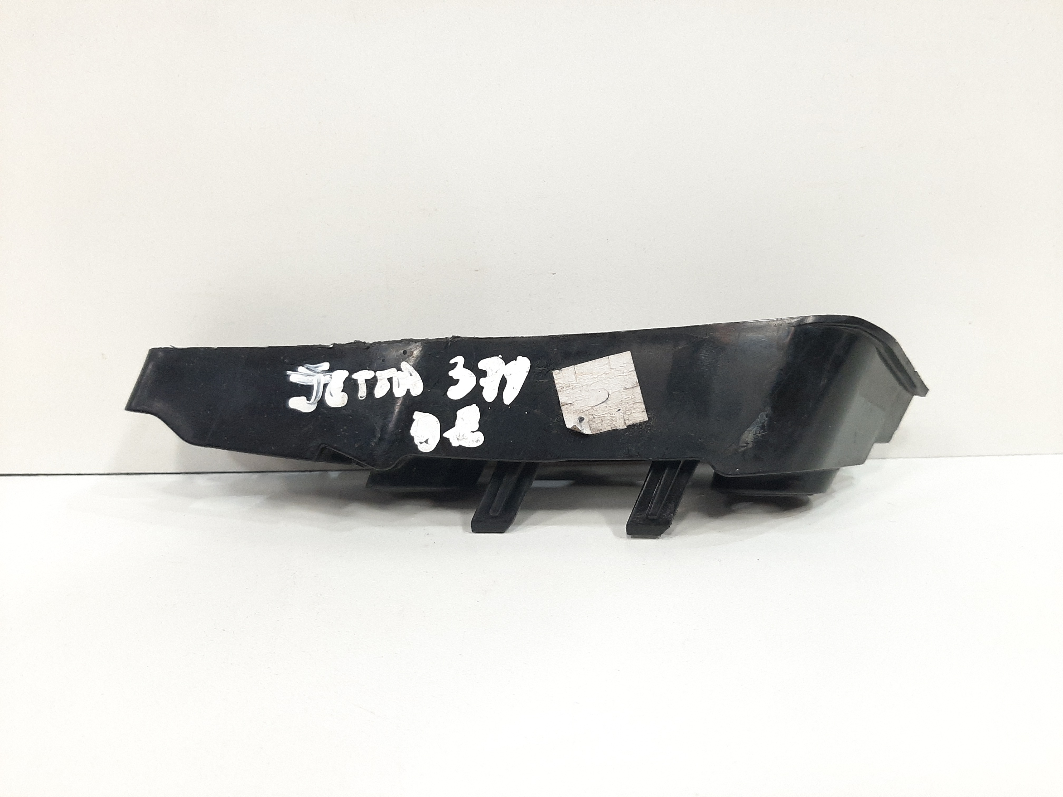 Suporte Guia Parachoque Dianteiro Esquerdo Vw Jetta 11 A 17 3