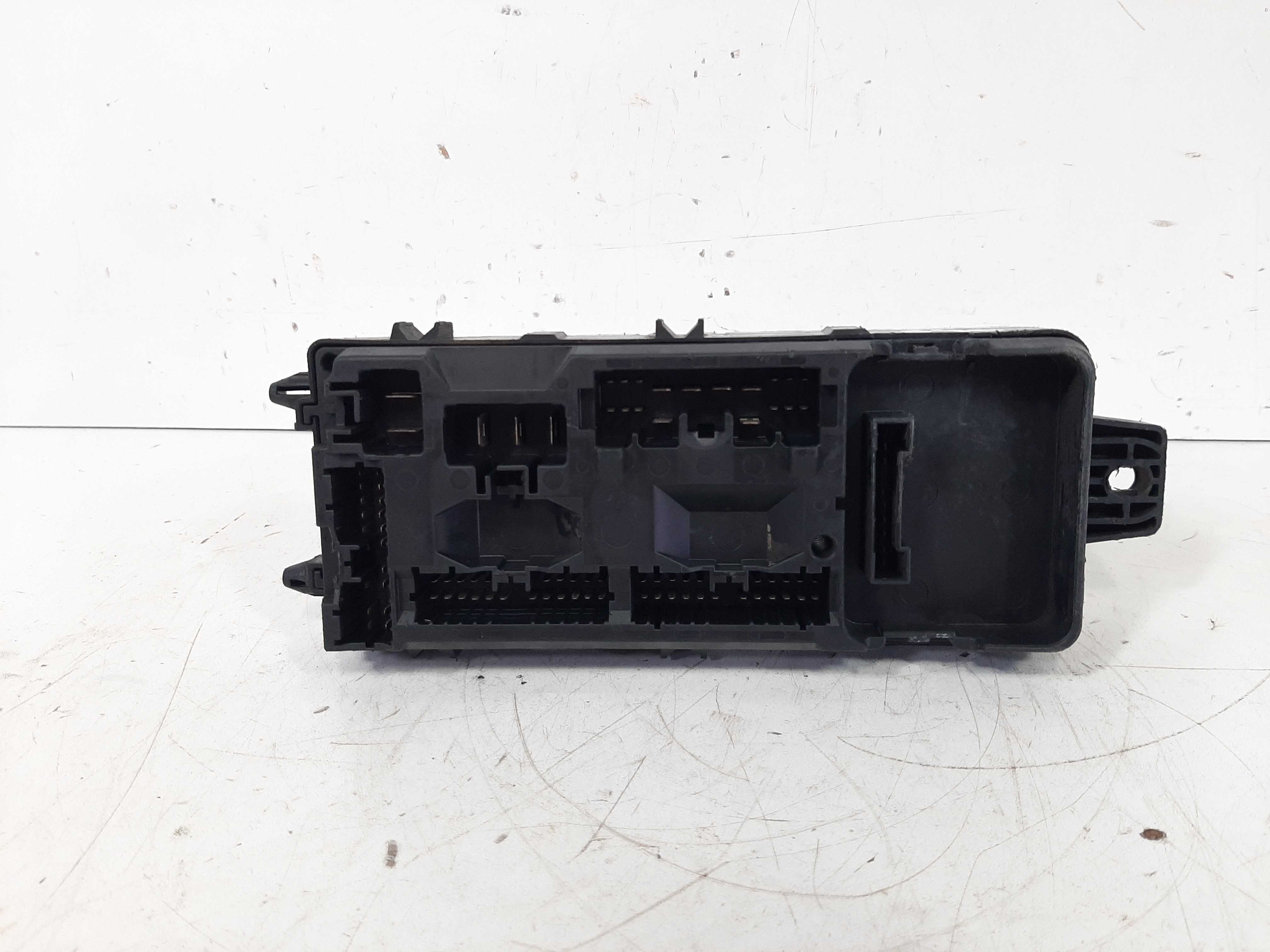 Caixa Fusivel Volvo S40 1.8 16v – 30865169 – C/detalhe 4