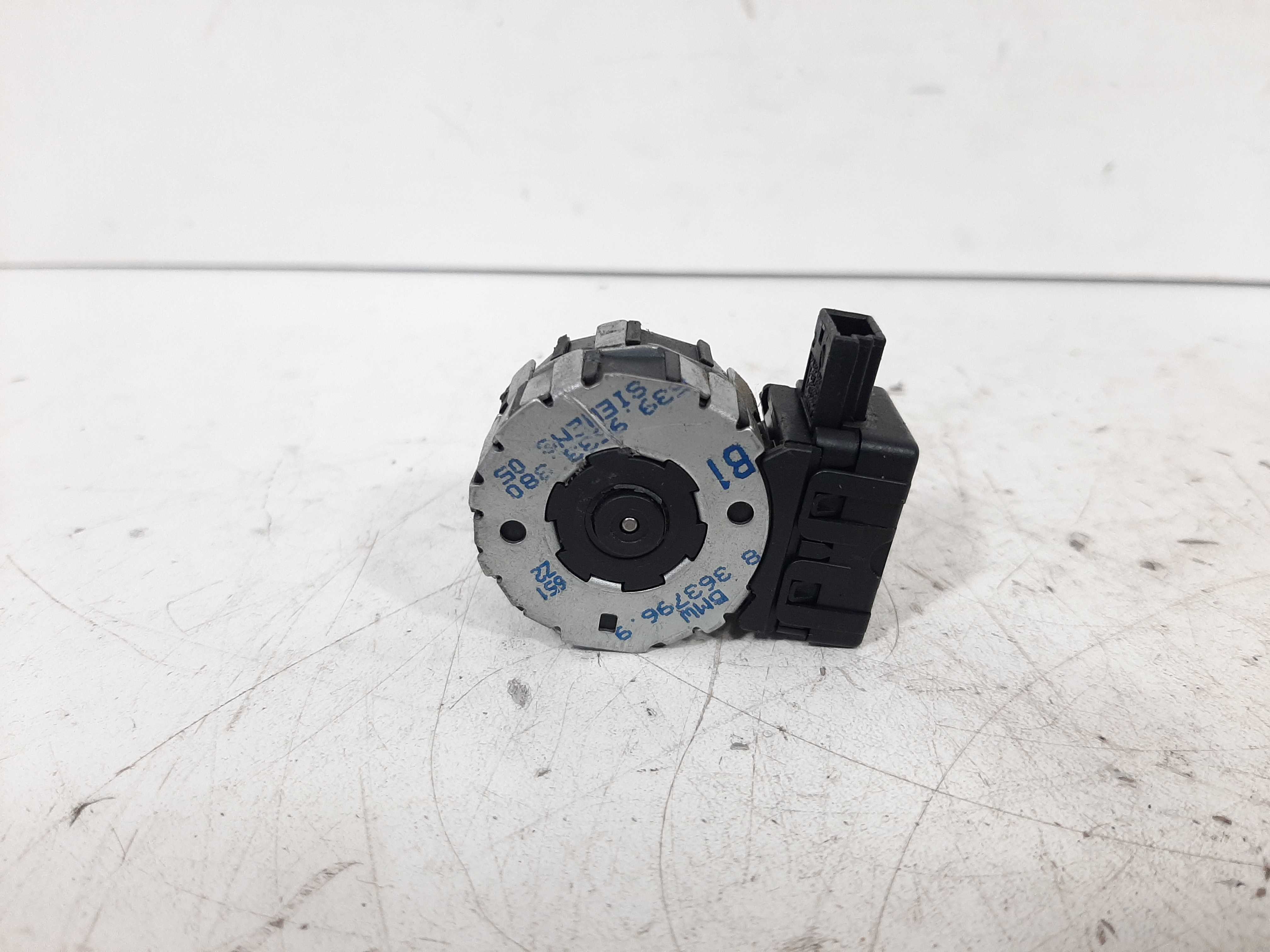 Atuador Caixa De Ar Bmw 528i 540i E39 Cod: 83637989 7