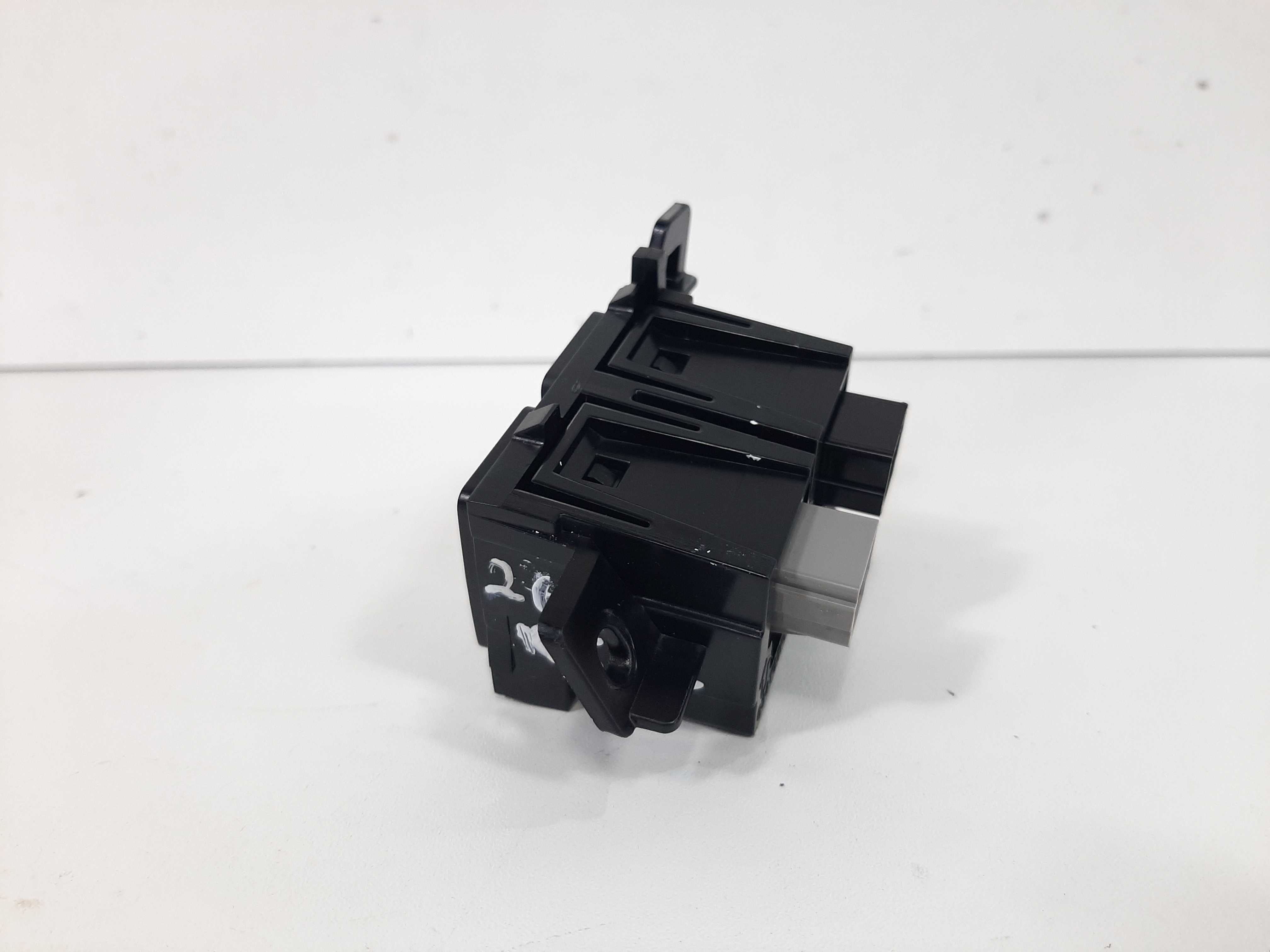 Botão Controle Tração Nissan Kicks 2016 2017 2018 2019 2020 5