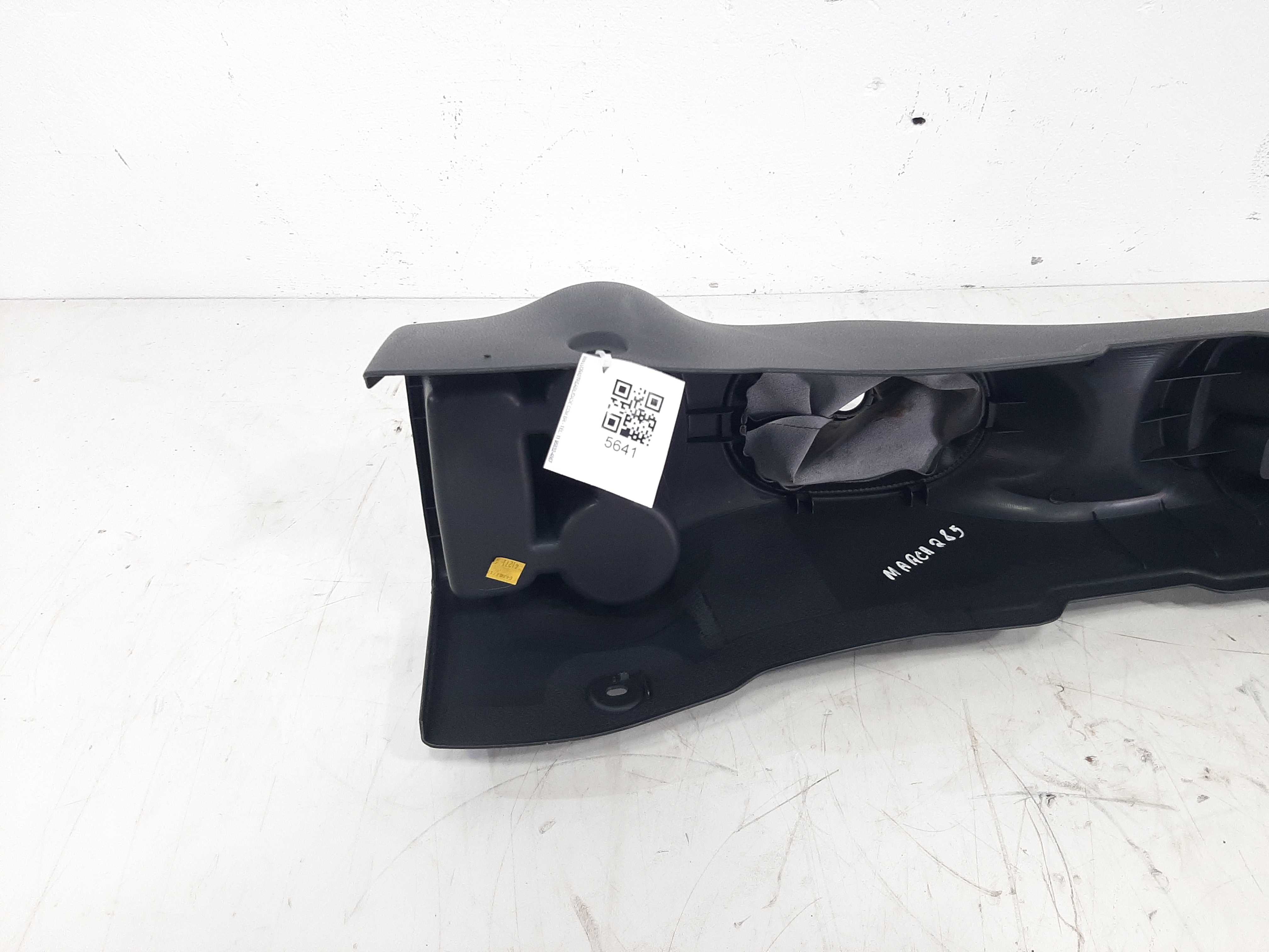 Moldura Console Central Porta Copos Nissan March 2013 2014 8