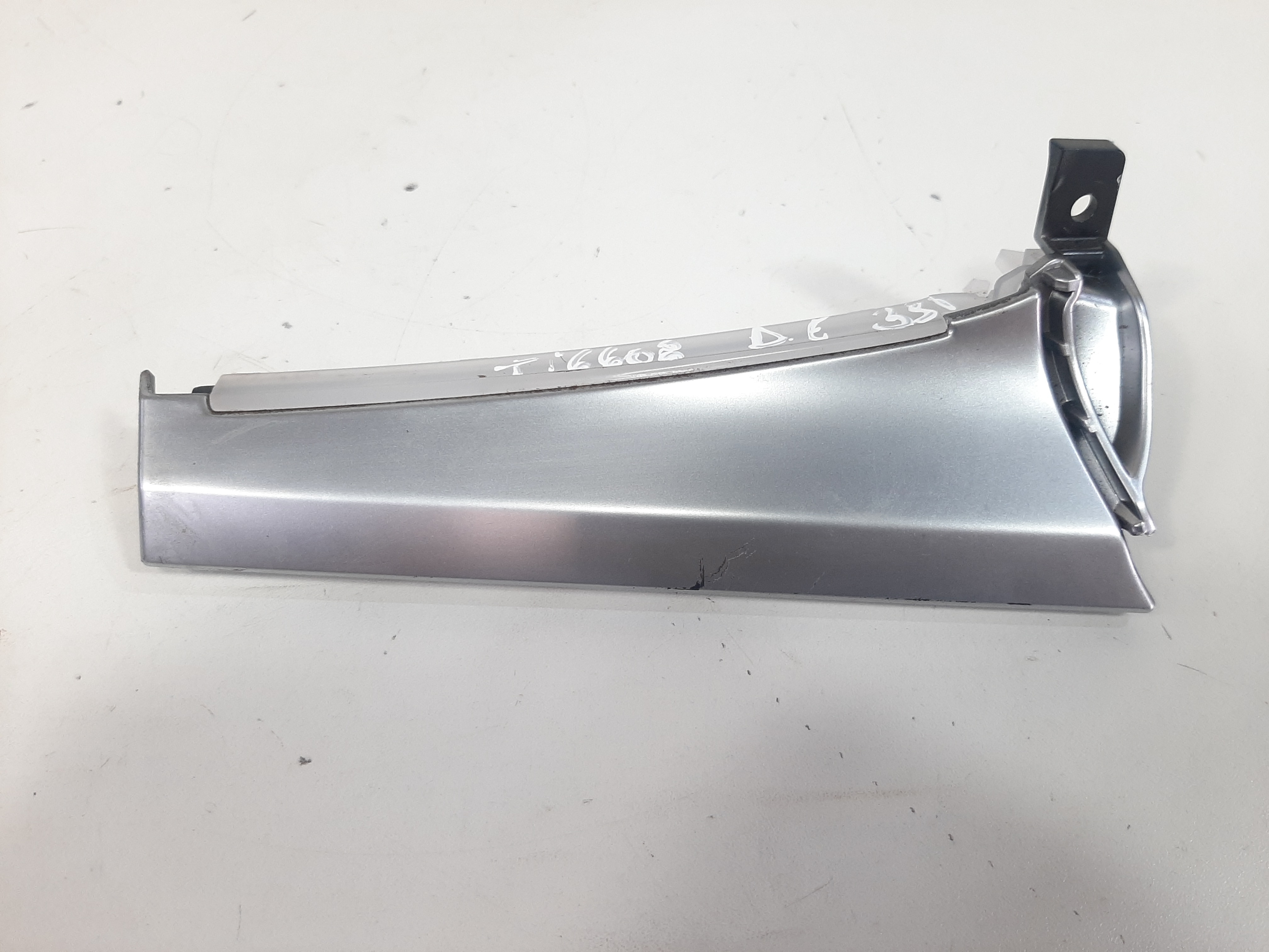 Aplique Painel Dianteiro Esquerdo Caoa Chery Tiggo 8 19 A 22 6