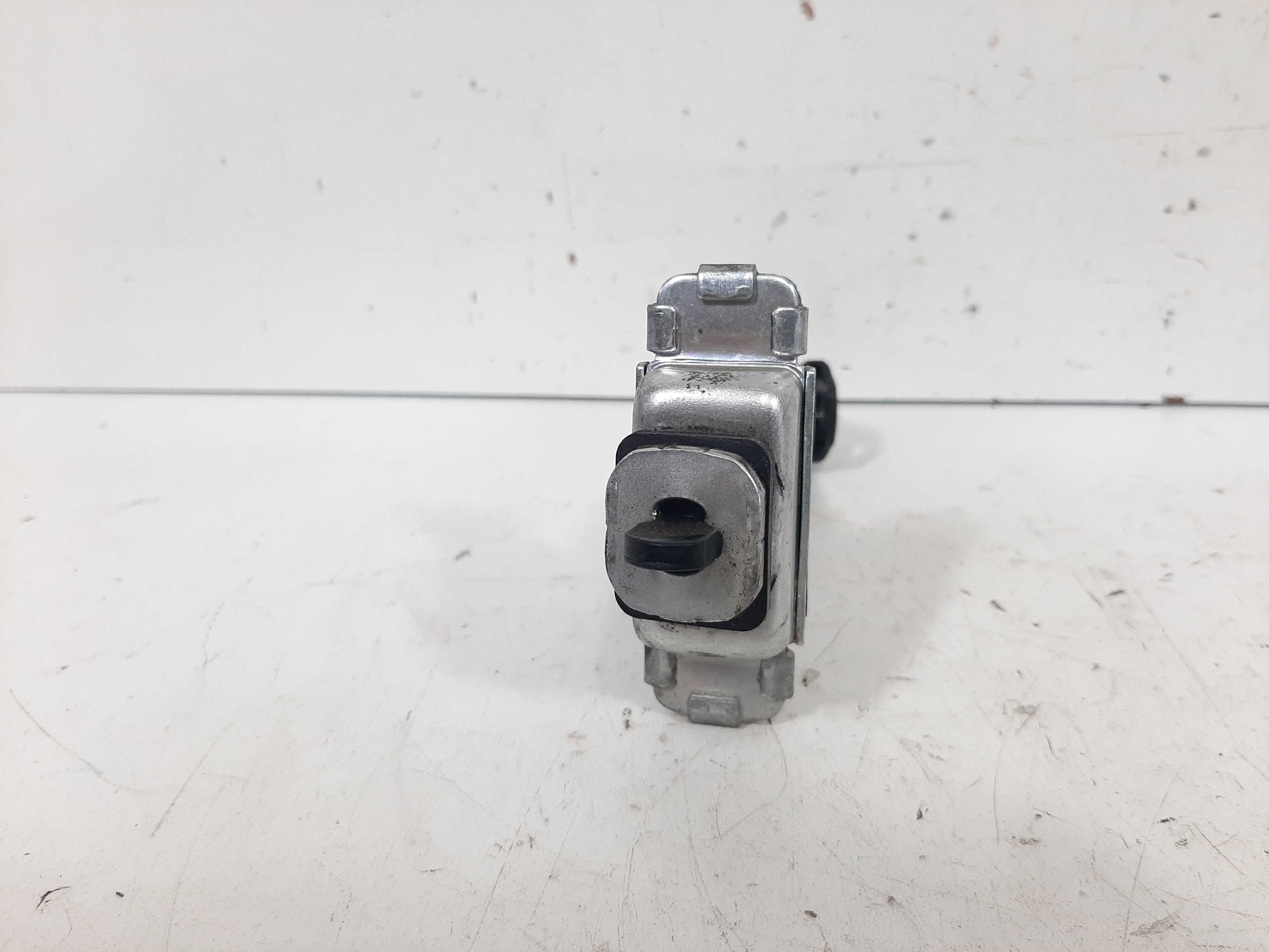 Limitador Porta Dianteira Esquerda Gm Spin 2012 2013 A 2017 7