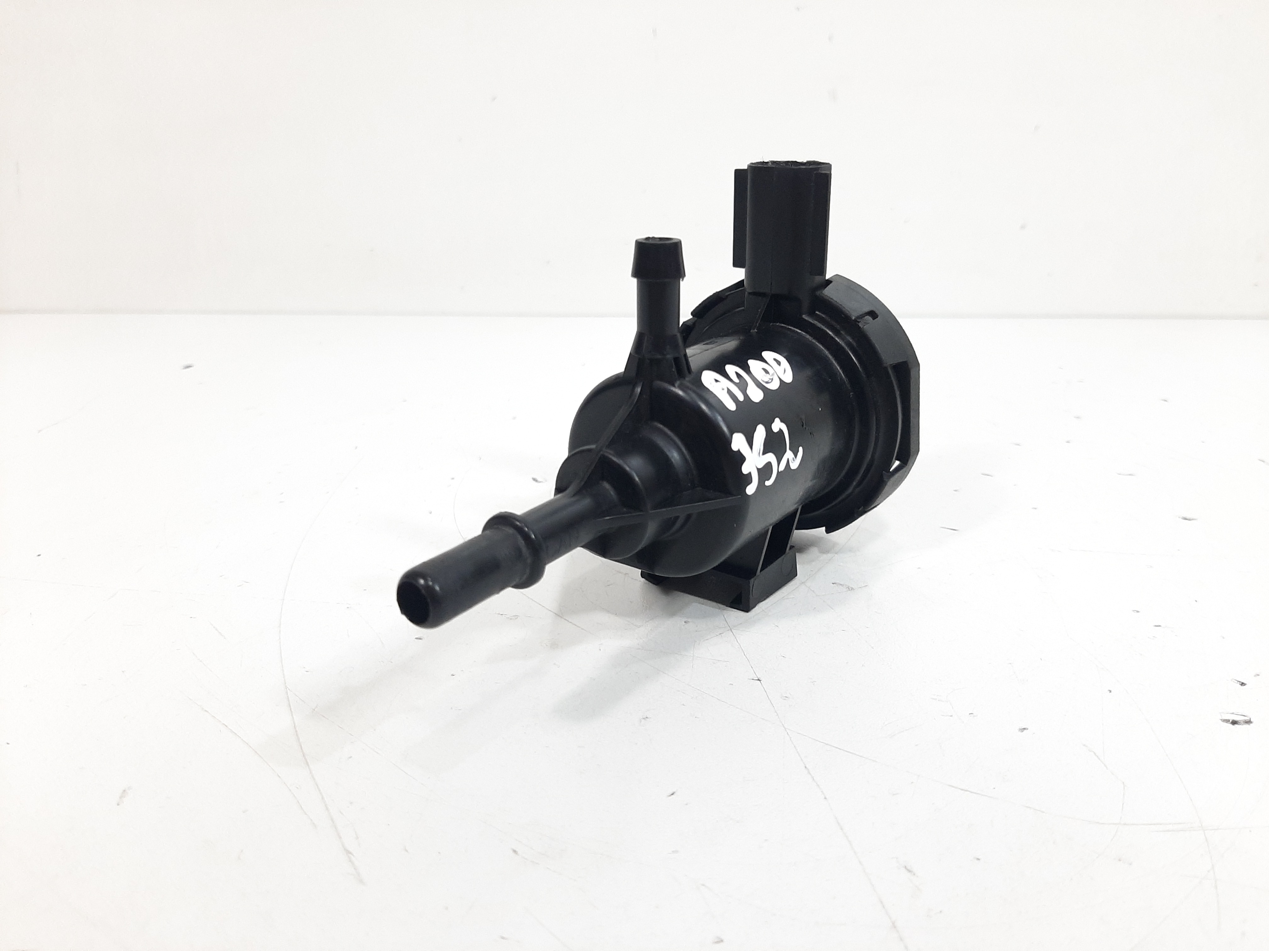 Válvula Cânister Mercedes Benz A200 Gla200 1.6 A0014760532 10