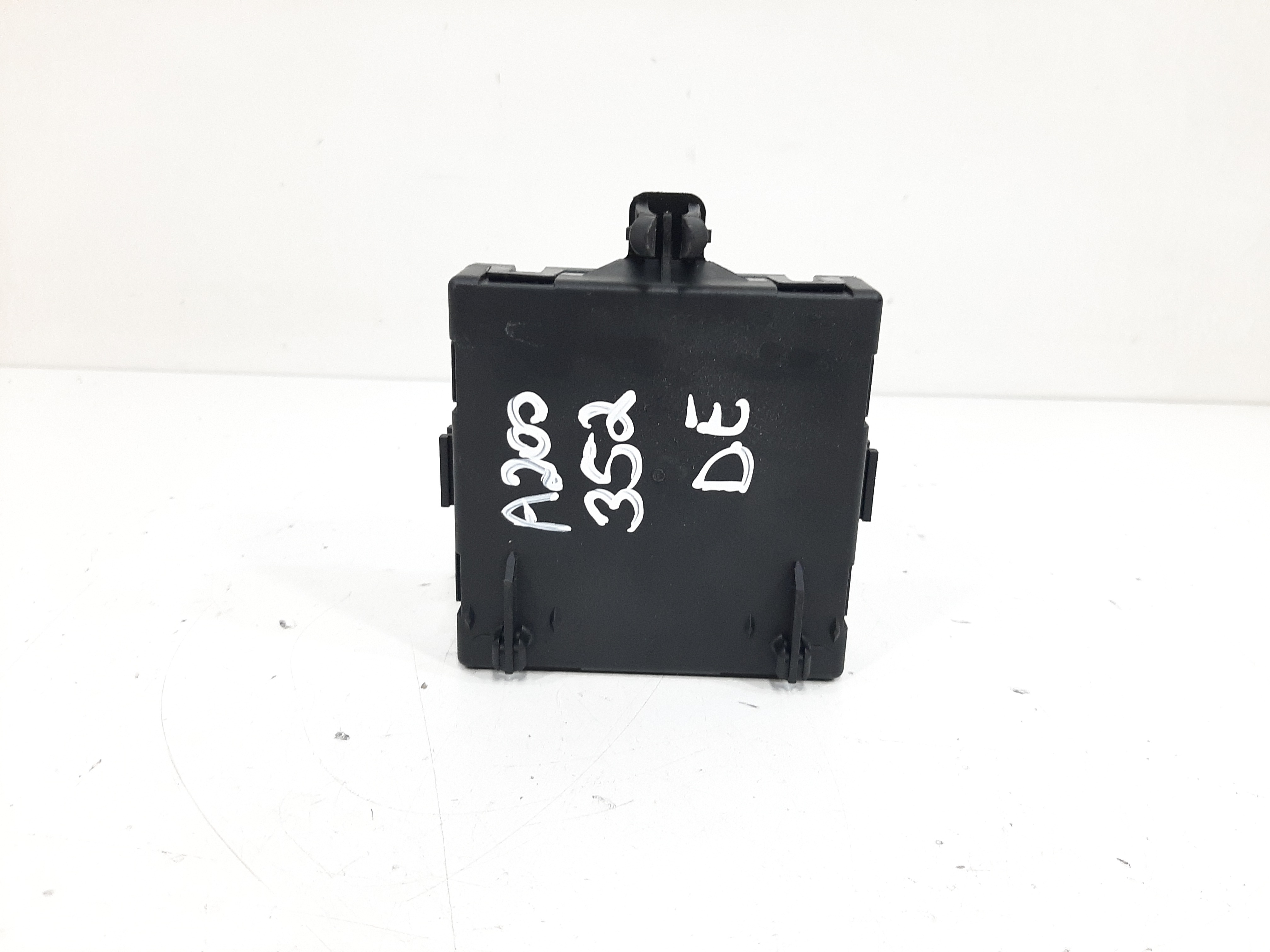 Módulo Porta Dianteira Esquerda Mercedes A200 W176 2013 A 18 1