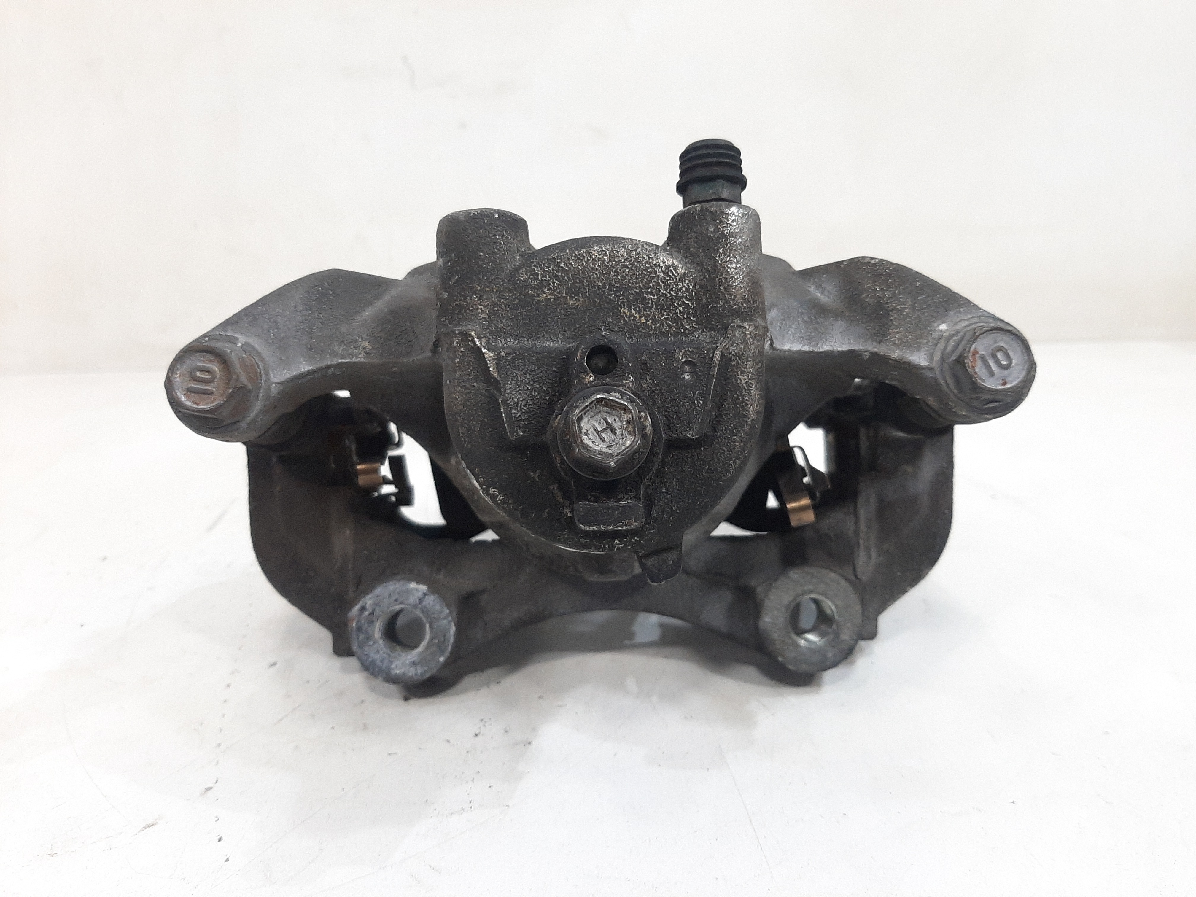 Pinça Dianteira Direita Nissan Versa 2011 2012 A 2019 6