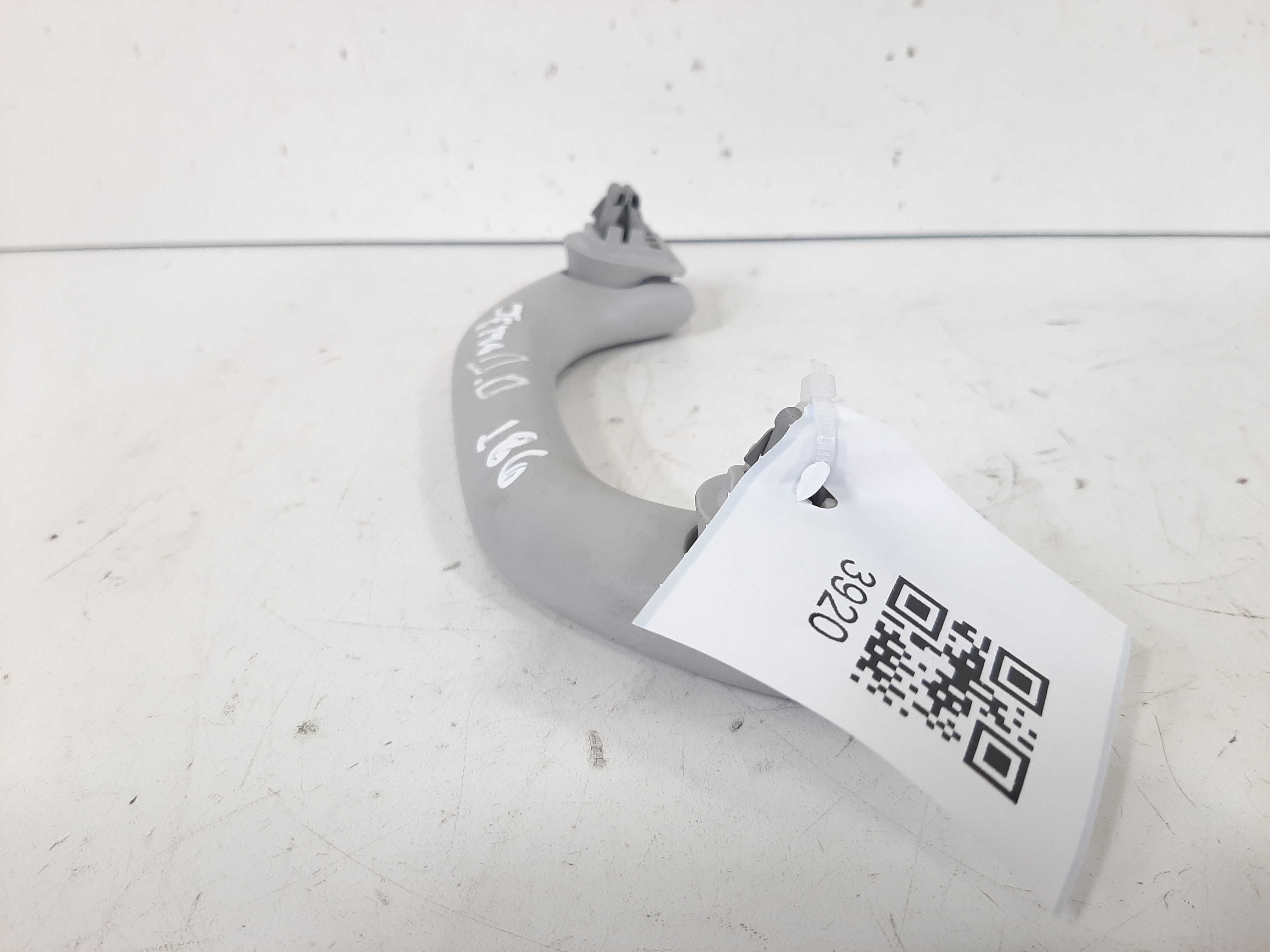 Pega Mão Dianteiro Direito Vw Jetta Tsi 2013 2014 2015 2016 3