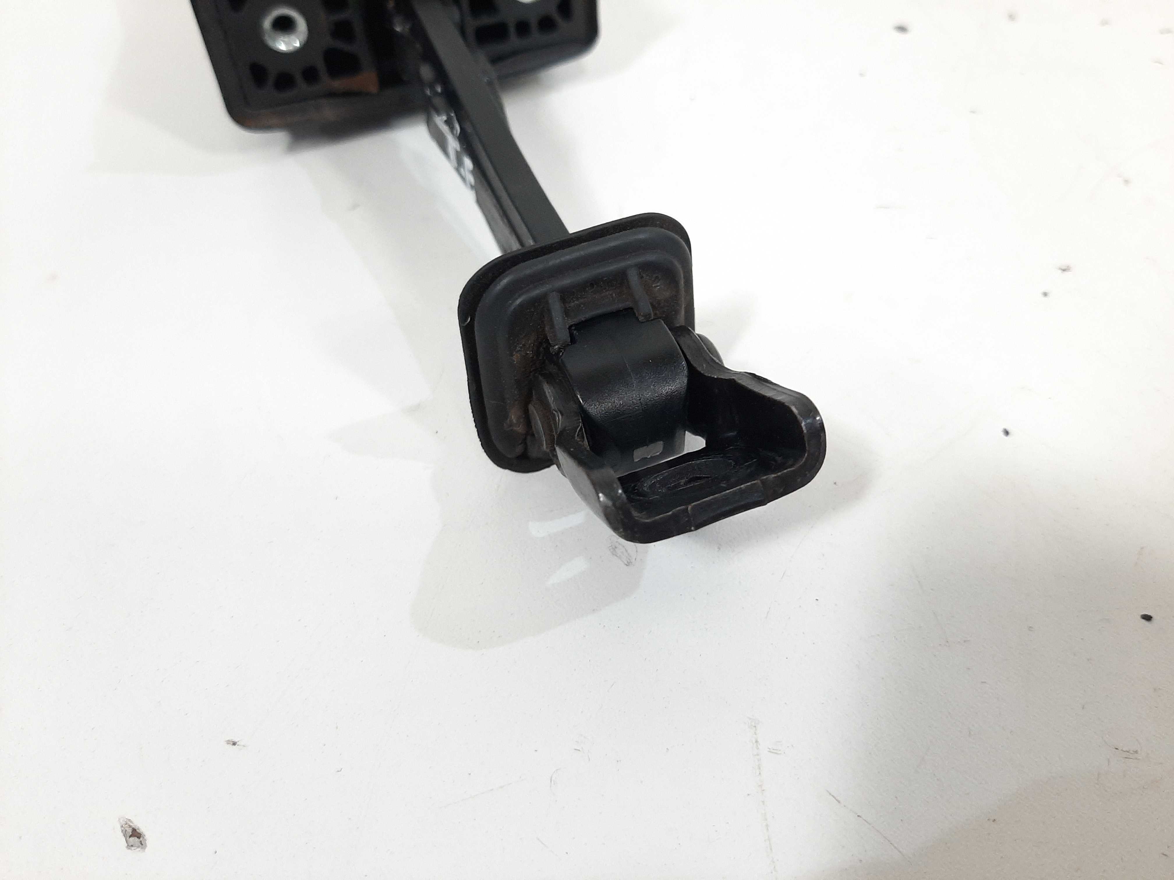 Limitador Porta Traseiro Esquerdo Vw Jetta 2011 2012 A 2018 8