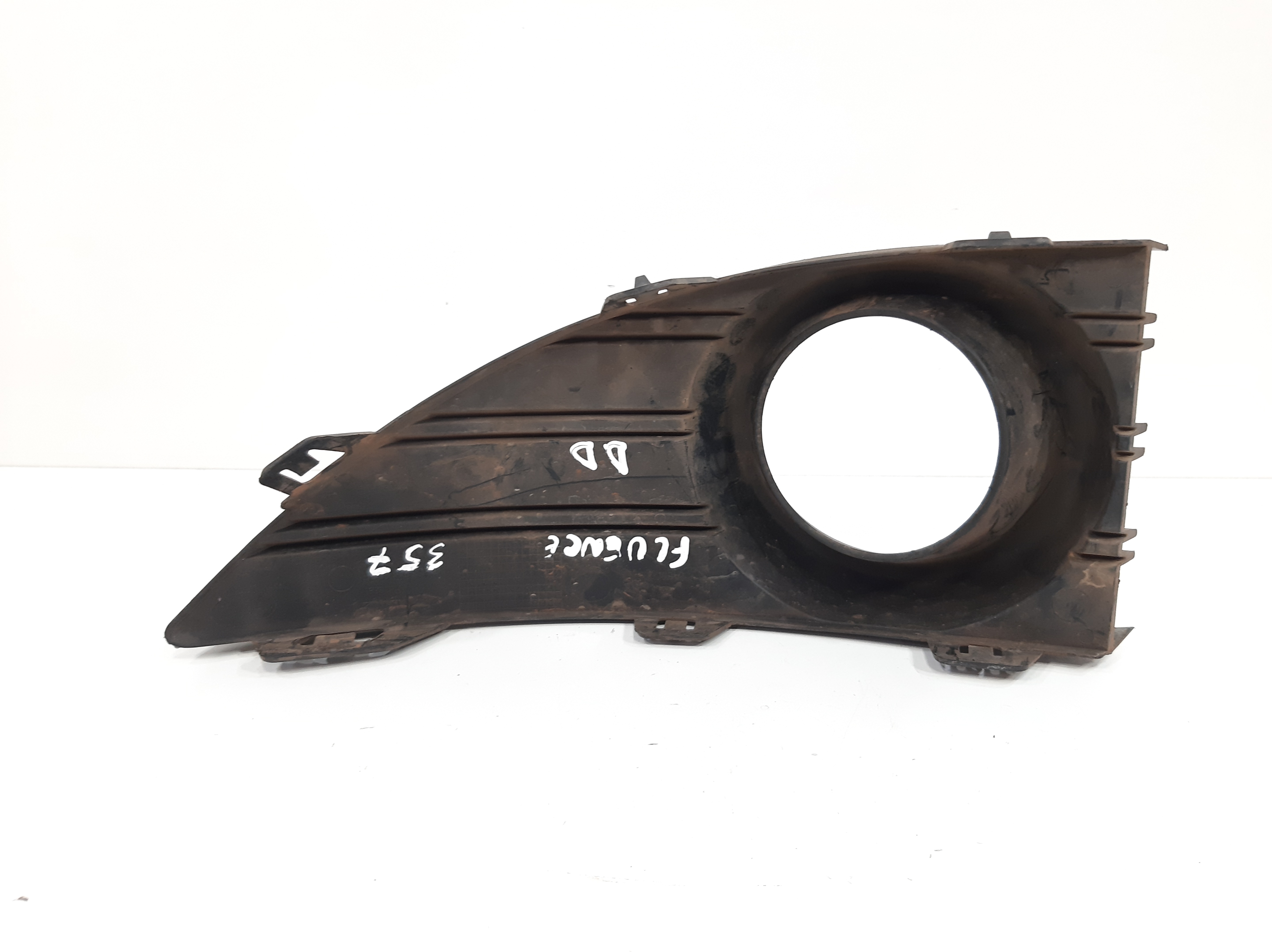 Moldura Farol Milha Dianteiro Direito Fluence 2010 A 2018 2
