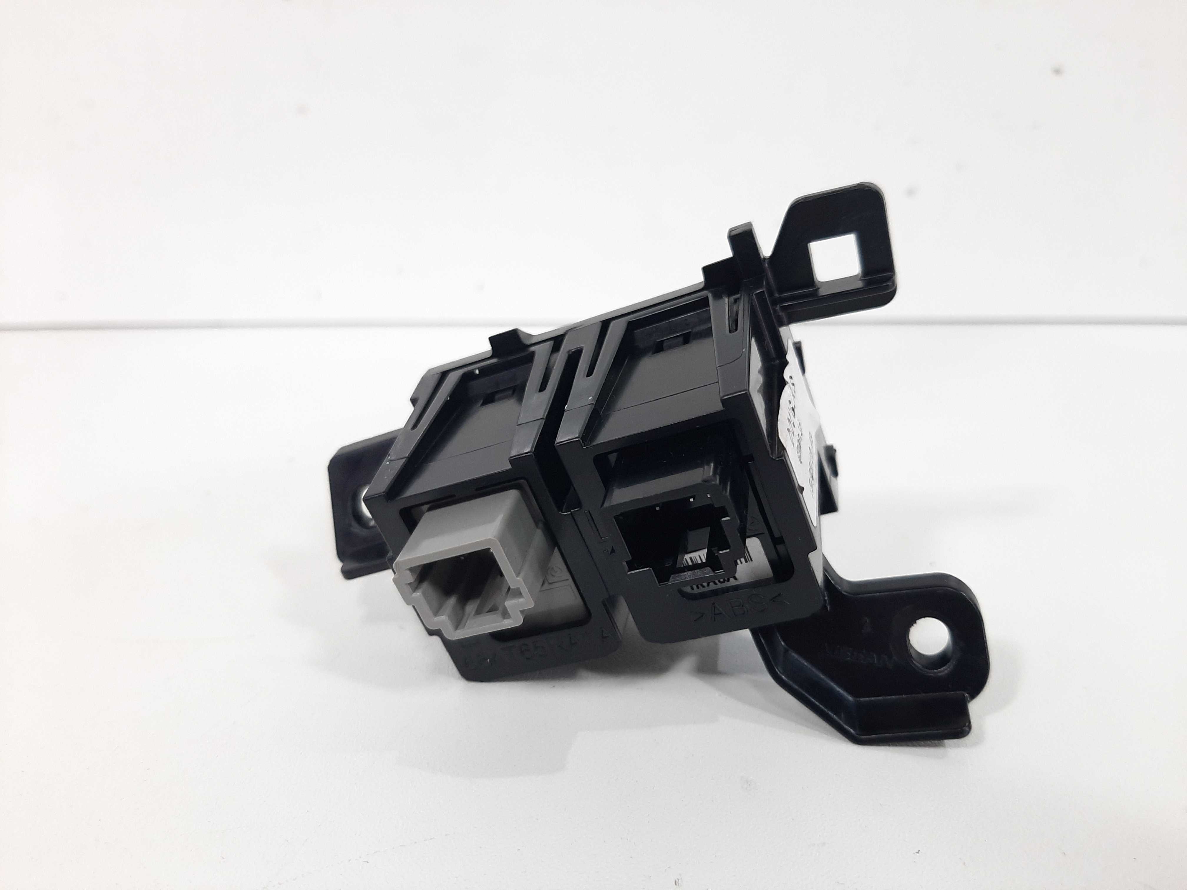 Botão Controle Tração Nissan Kicks 2016 2017 2018 2019 2020 1