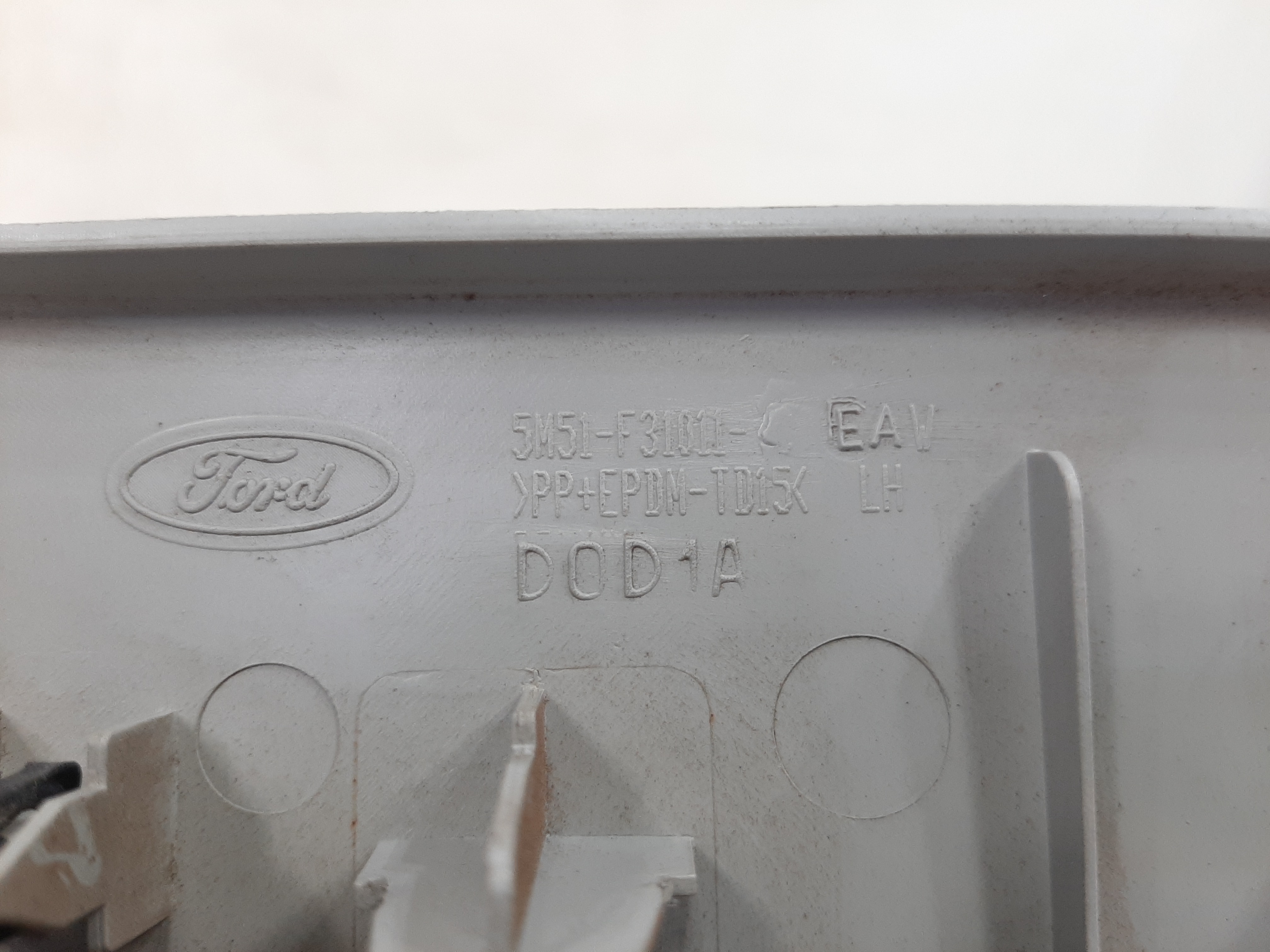 Moldura Traseira Esquerda Ford Focus Sedan 2009 2010 A 2013 7