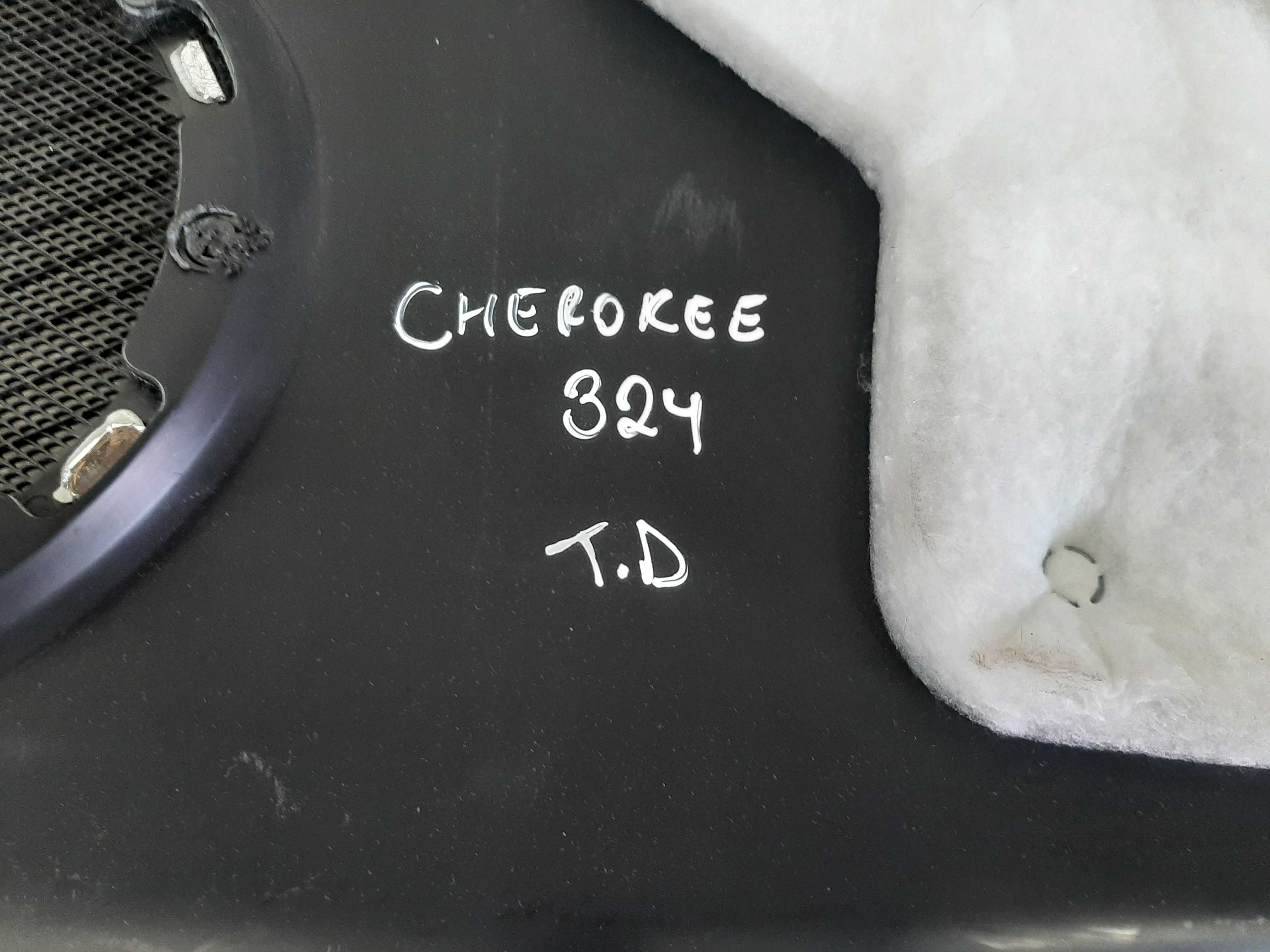 Acabamento Direito Porta Malas Grand Cherokee 2011 A 2014 3
