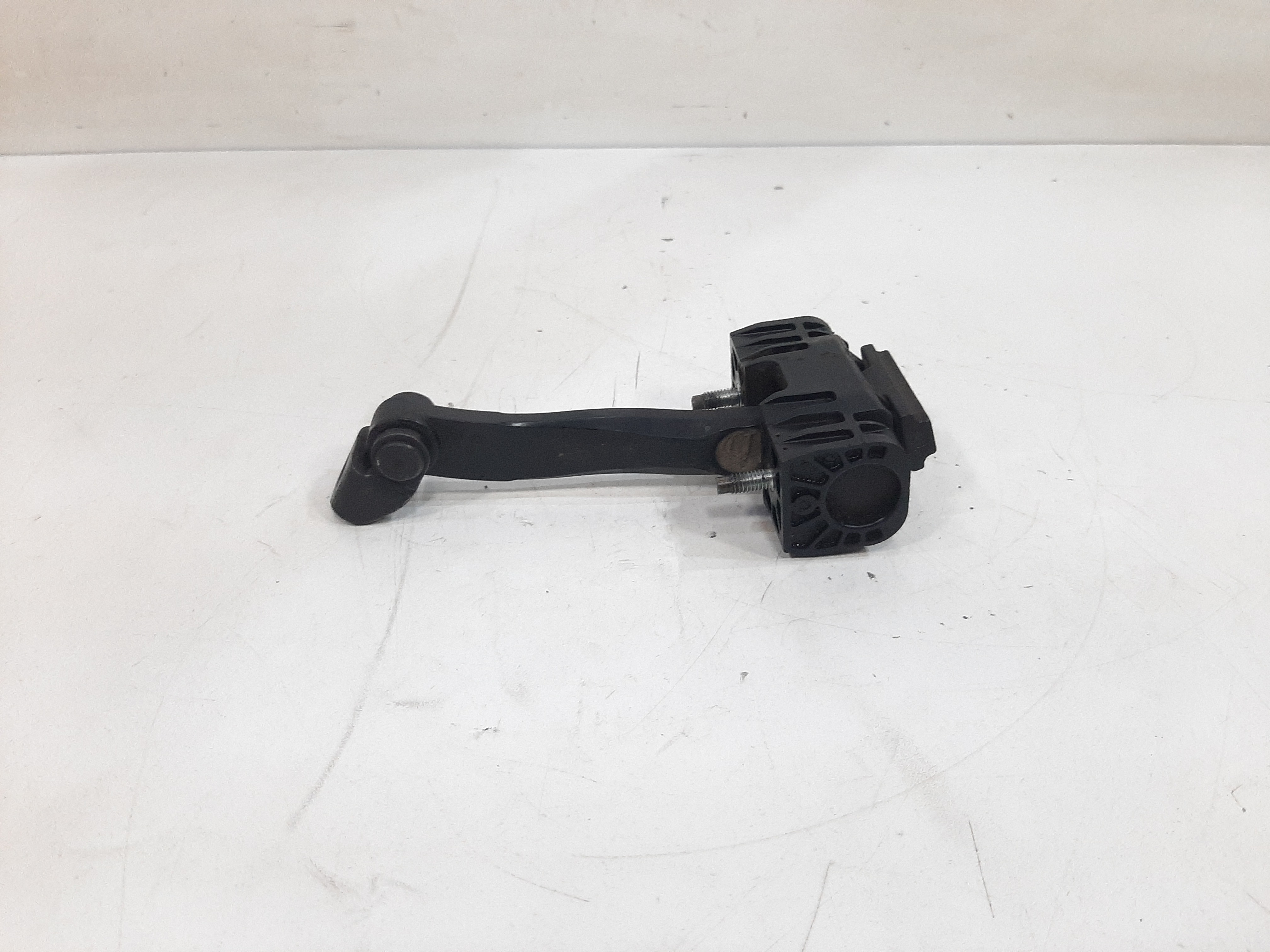 Limitador Porta Traseira Direita Gm Vectra Gt 2008 A 2011 6