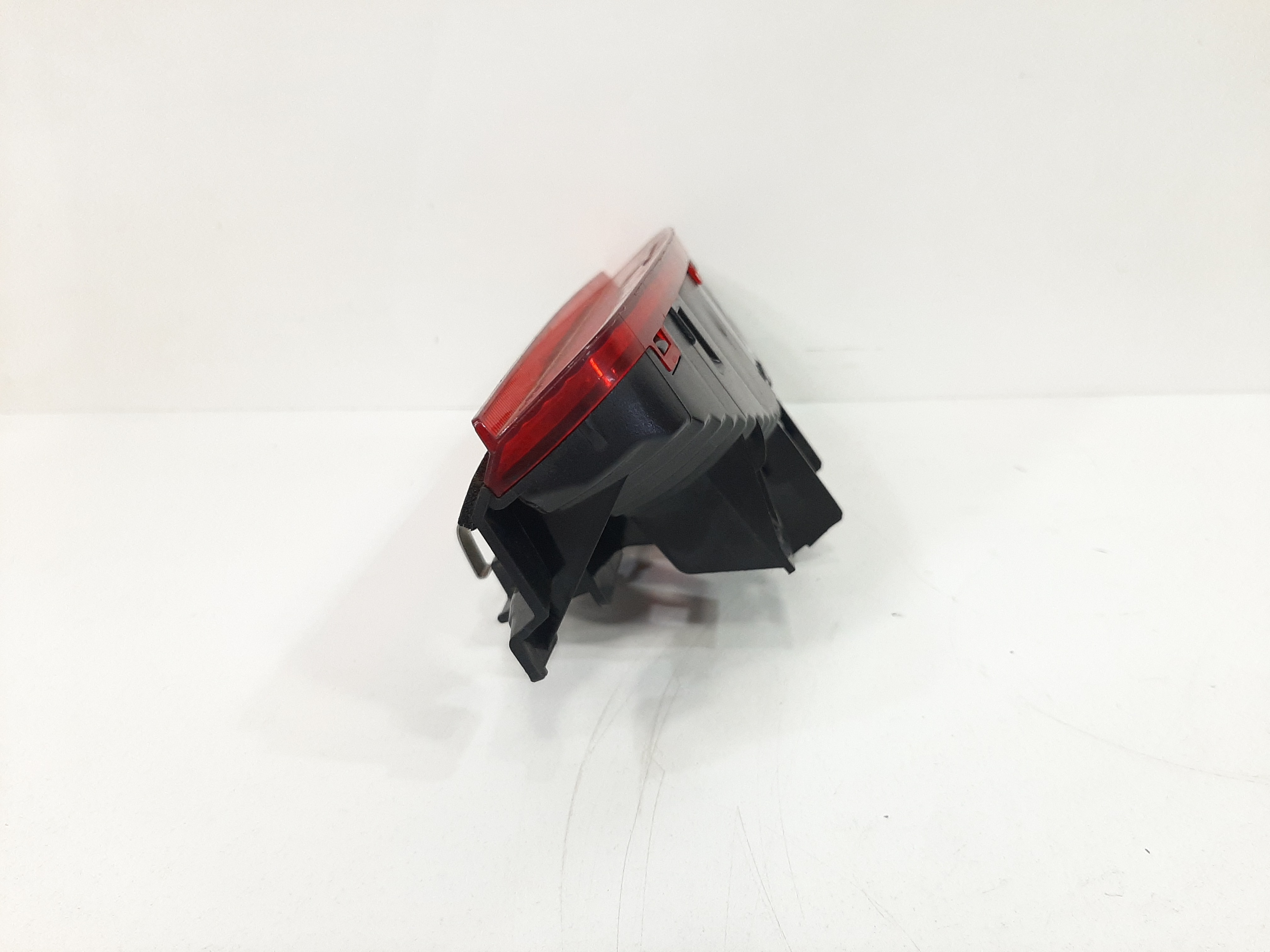 Luz Brake Light Tampa Traseira Nissan Livina 2009 A 2014 3