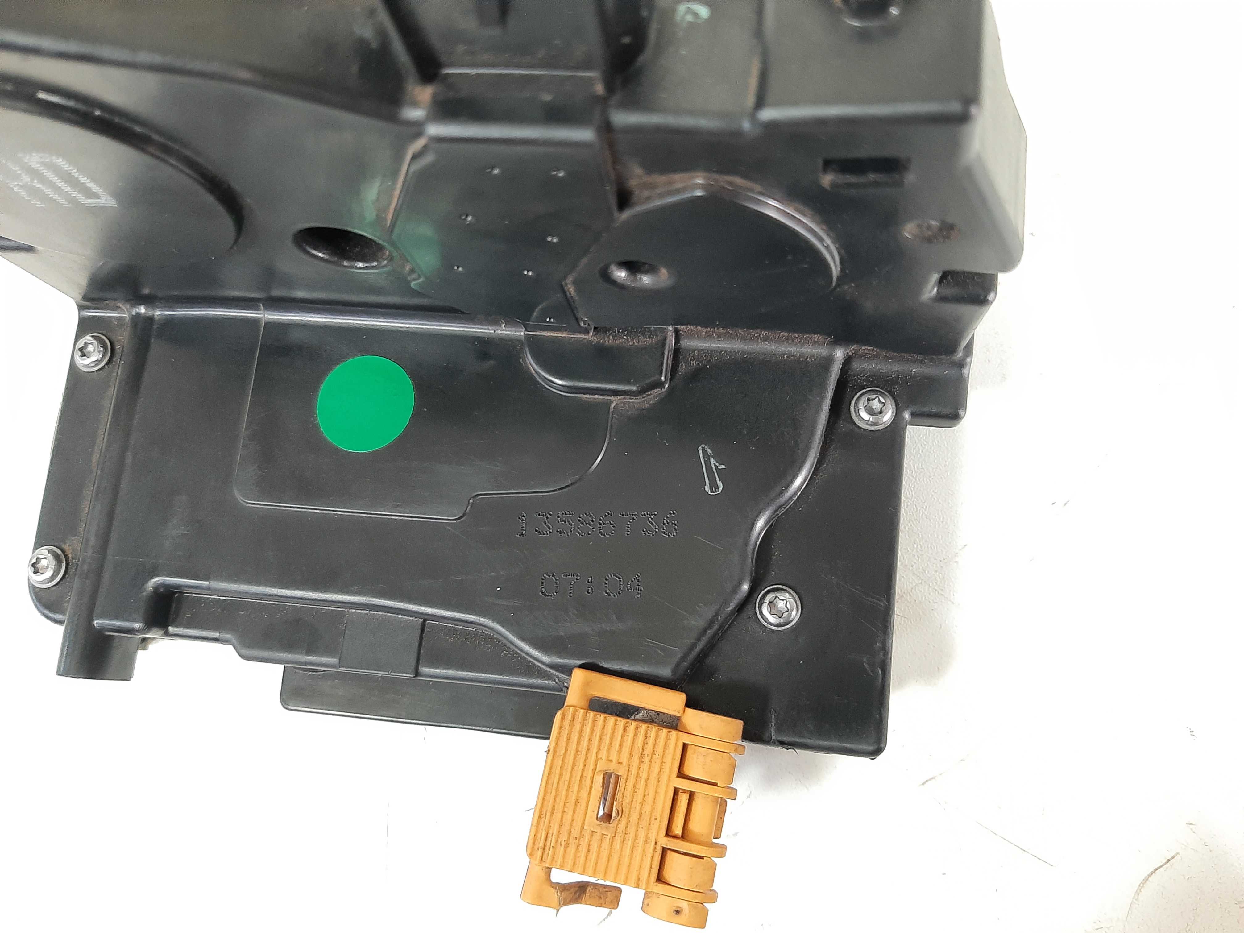 Fechadura Porta Dianteiro Direito Gm Spin 2012 2013 A 2017 4