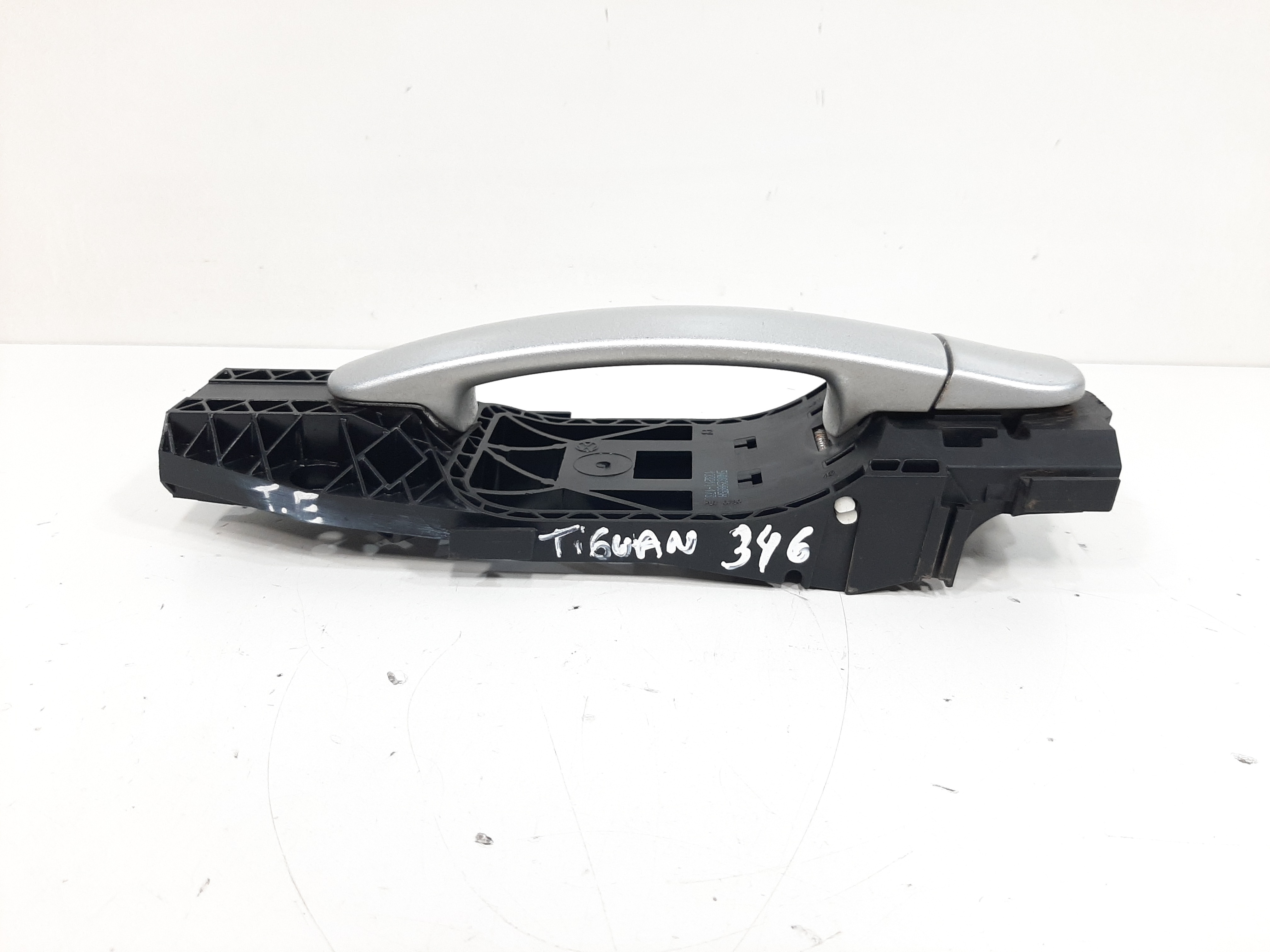 Maçaneta Externa Traseira Esquerda Vw Tiguan 2012 A 2017 8