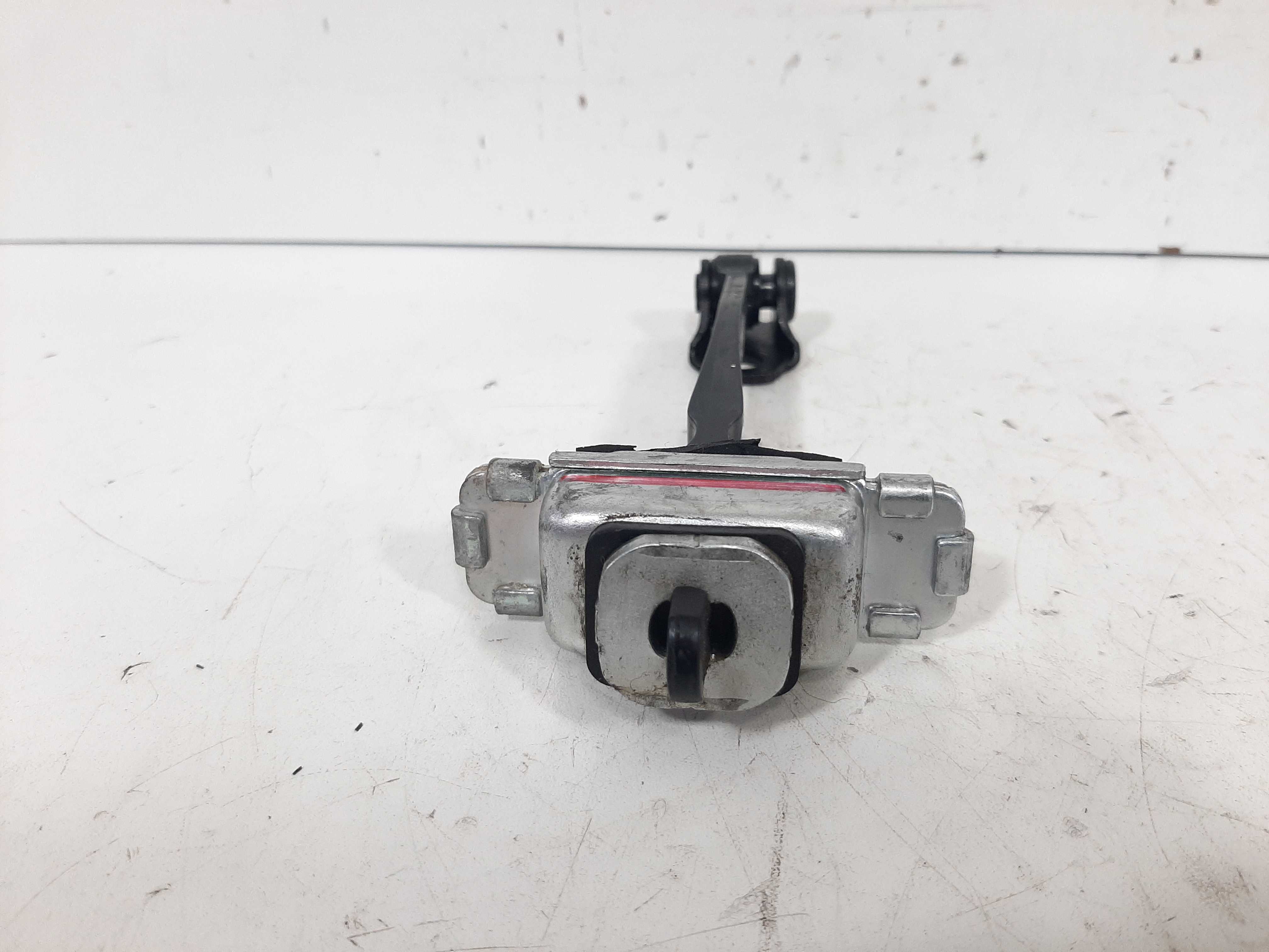 Limitador Porta Dianteira Esquerda Gm Spin 2012 2013 A 2017 2