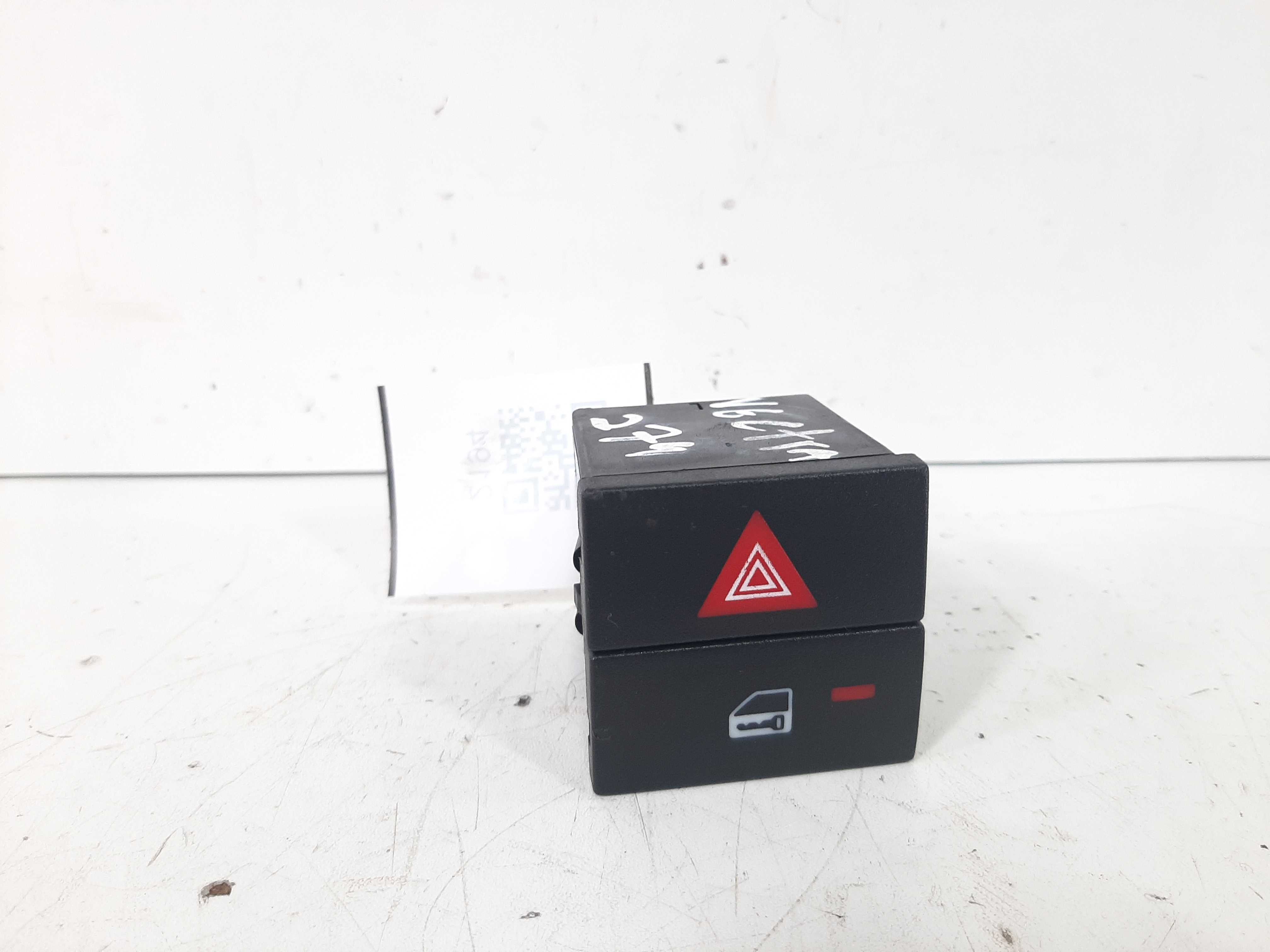 Botão Alerta Trava Porta Vectra Hatch Gt 2006 2007 A 2012 1