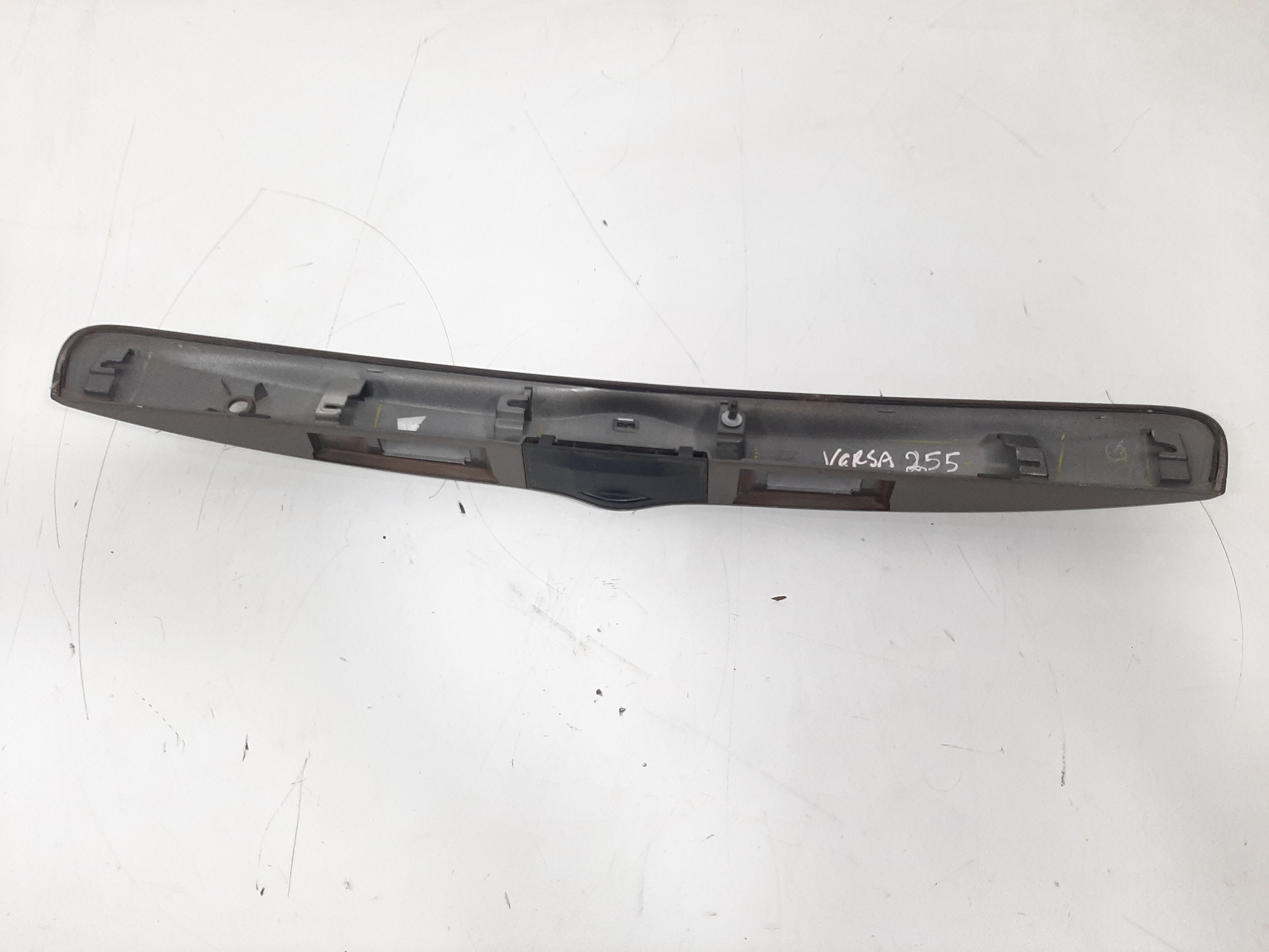 Moldura Luz Placa Nissan Versa 1.6 2011 2012 2013 2