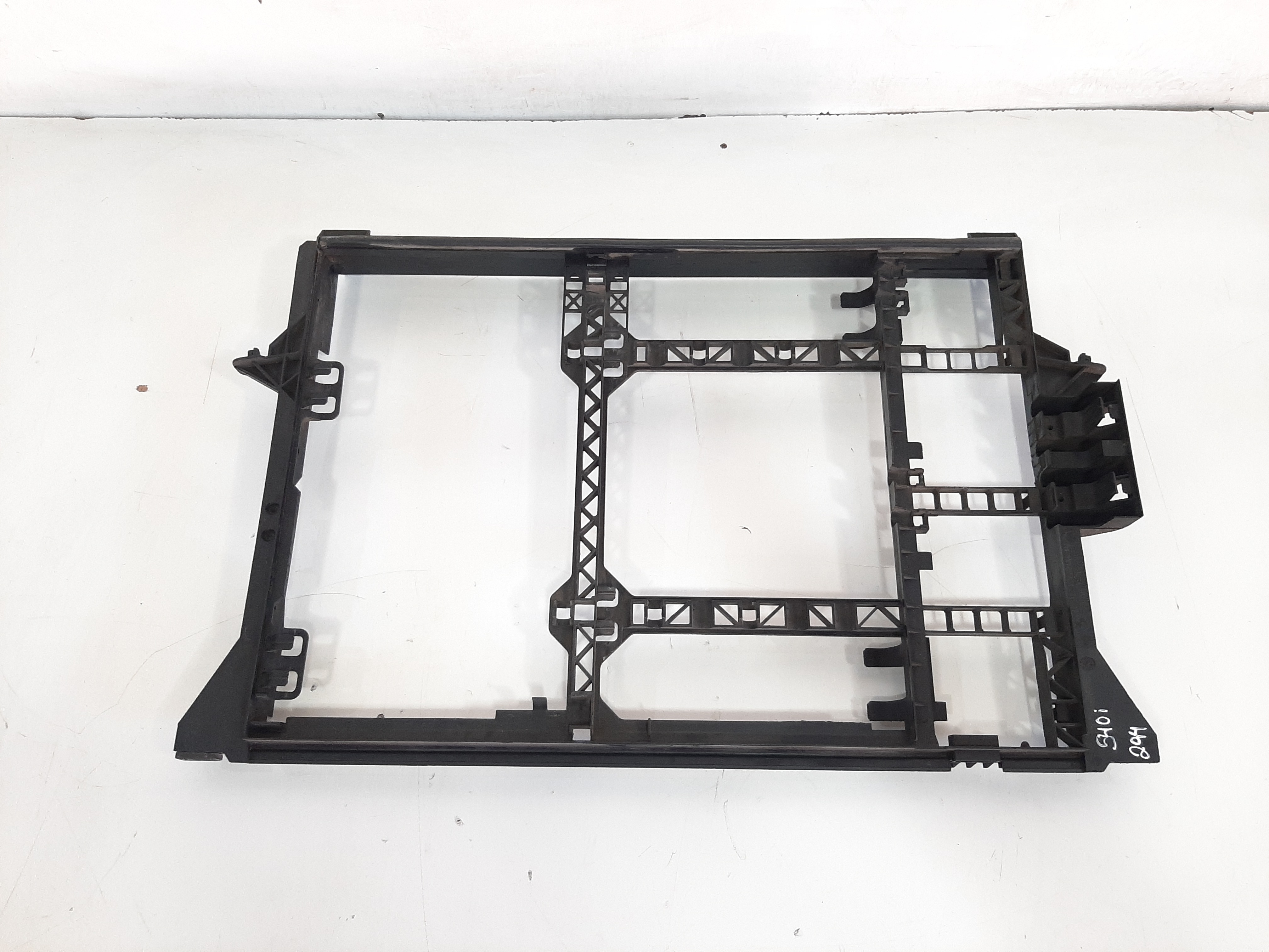 Suporte Condensador Bmw 540i 4.4 V8 1998 1999 2000 A 2003 9