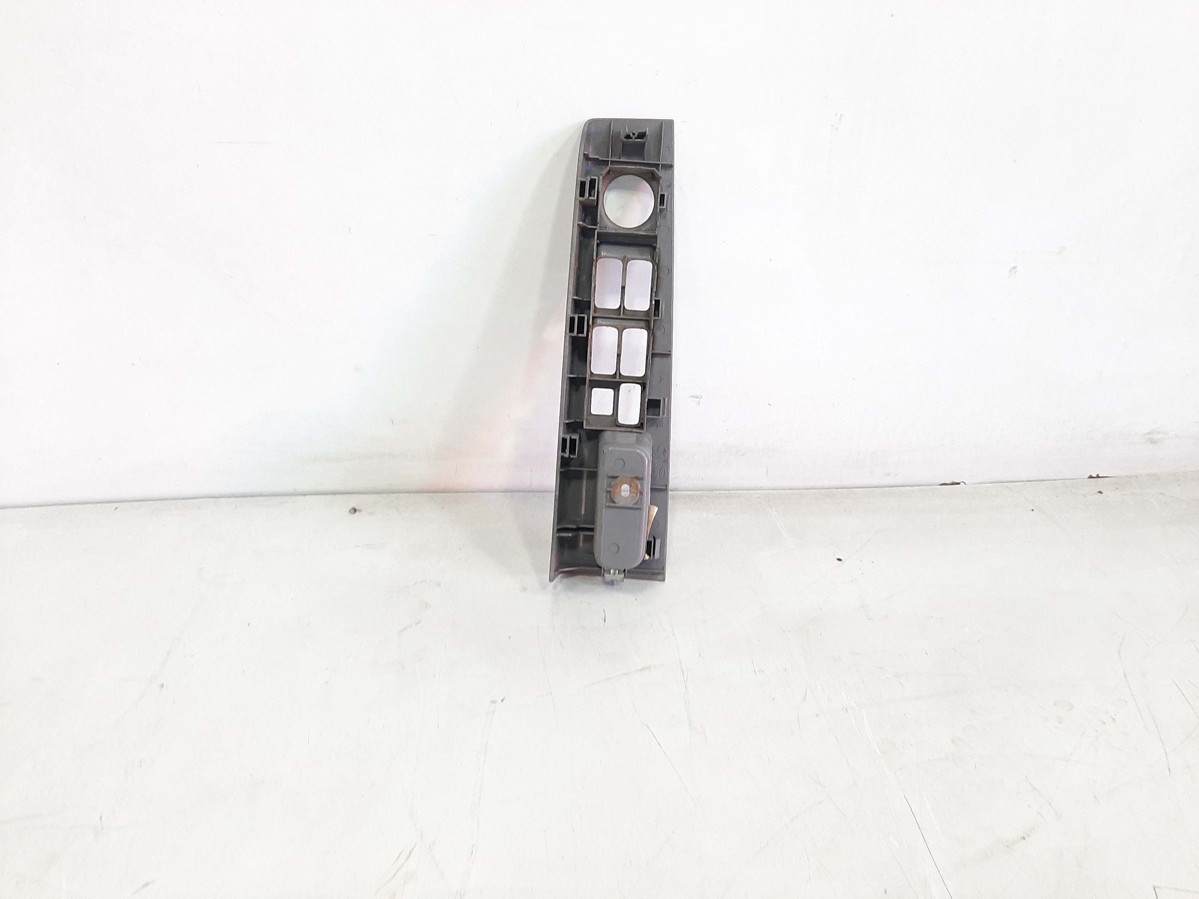 Moldura Comando Vidro Elétrico Esquerdo Kia Sorento 2007 5