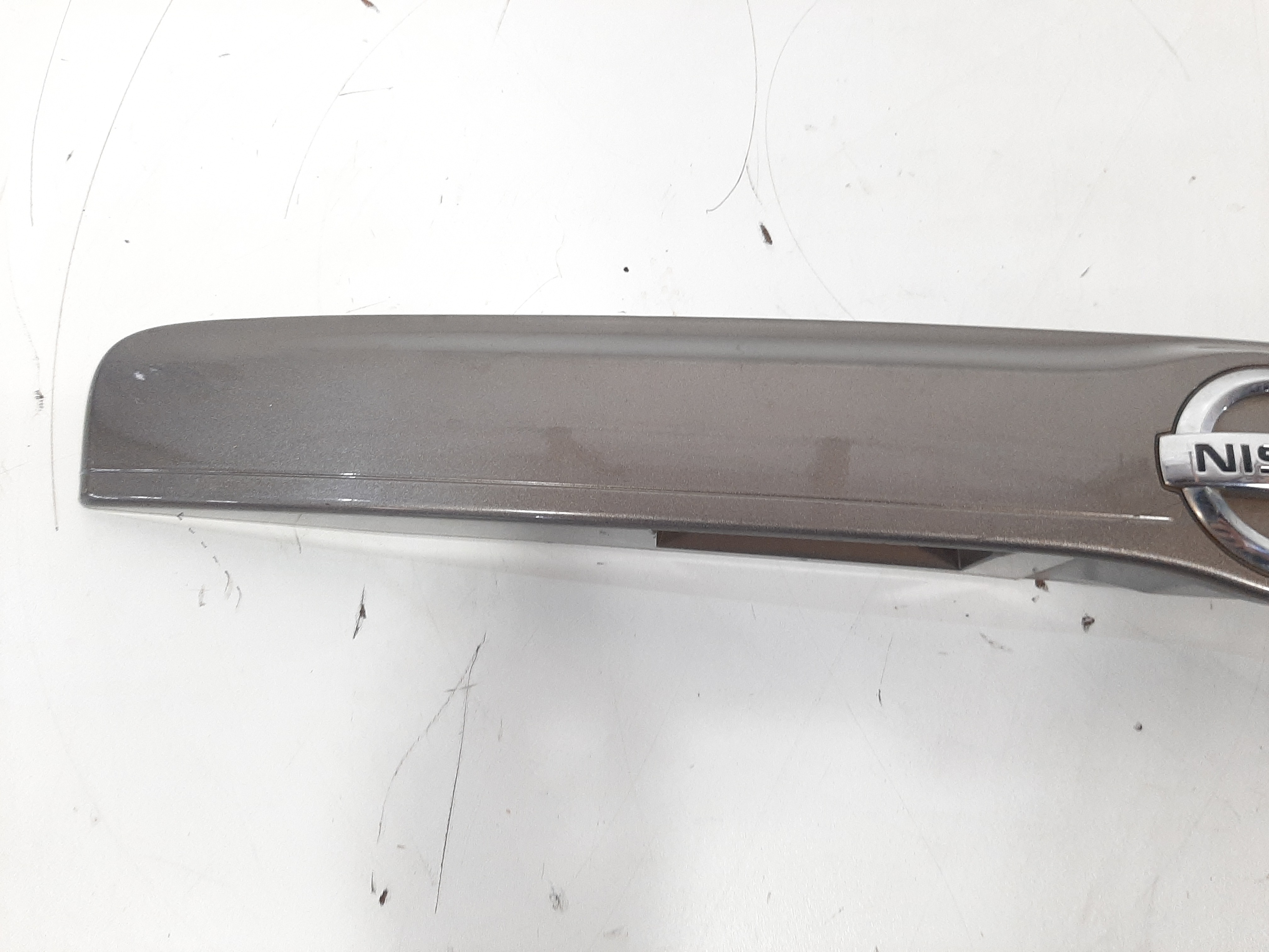 Moldura Luz Placa Nissan Versa 1.6 2011 2012 2013 4