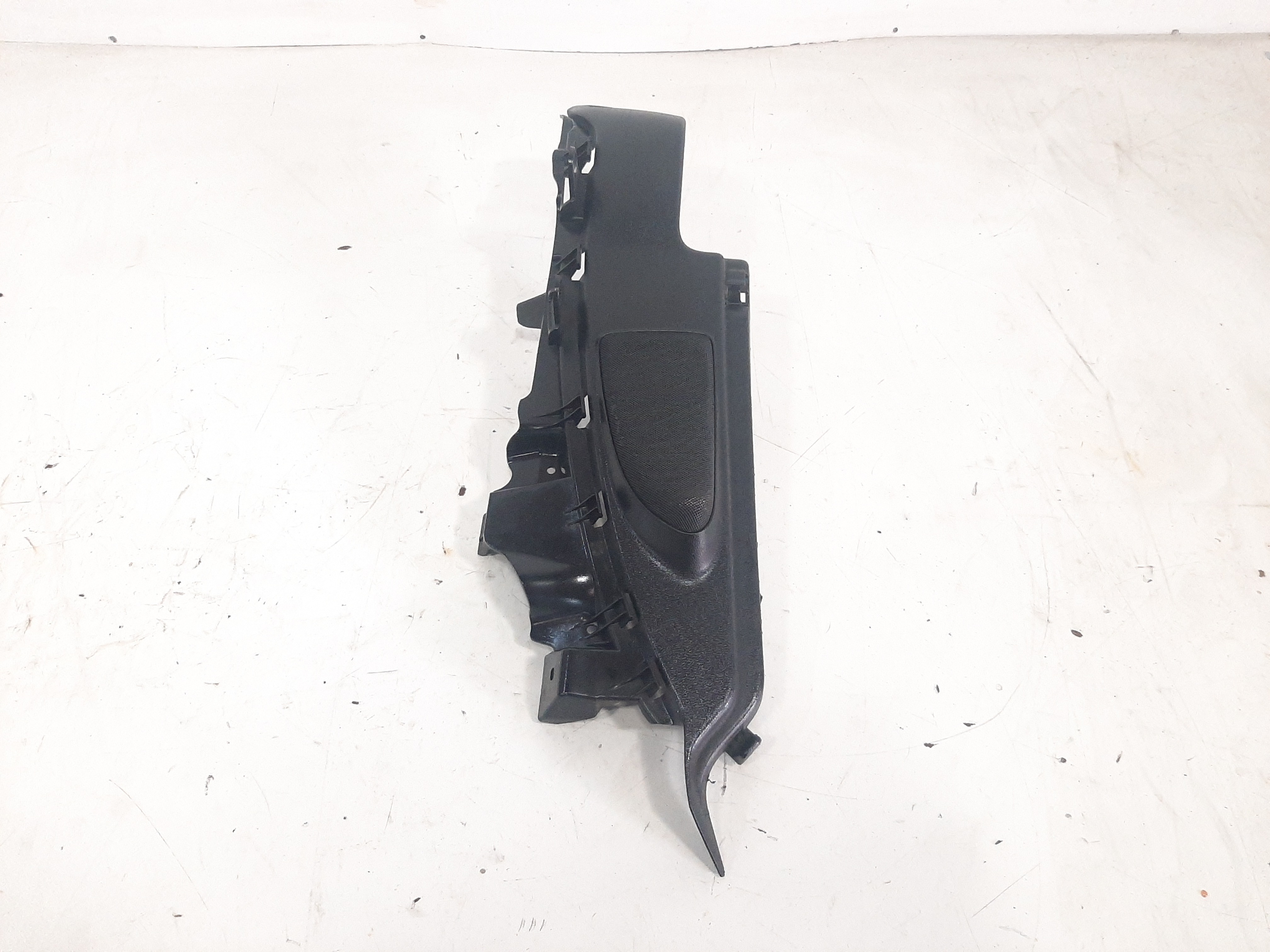 Suporte Esquerdo Bagagito Porta Malas Bmw 120i 2006 A 2012 7