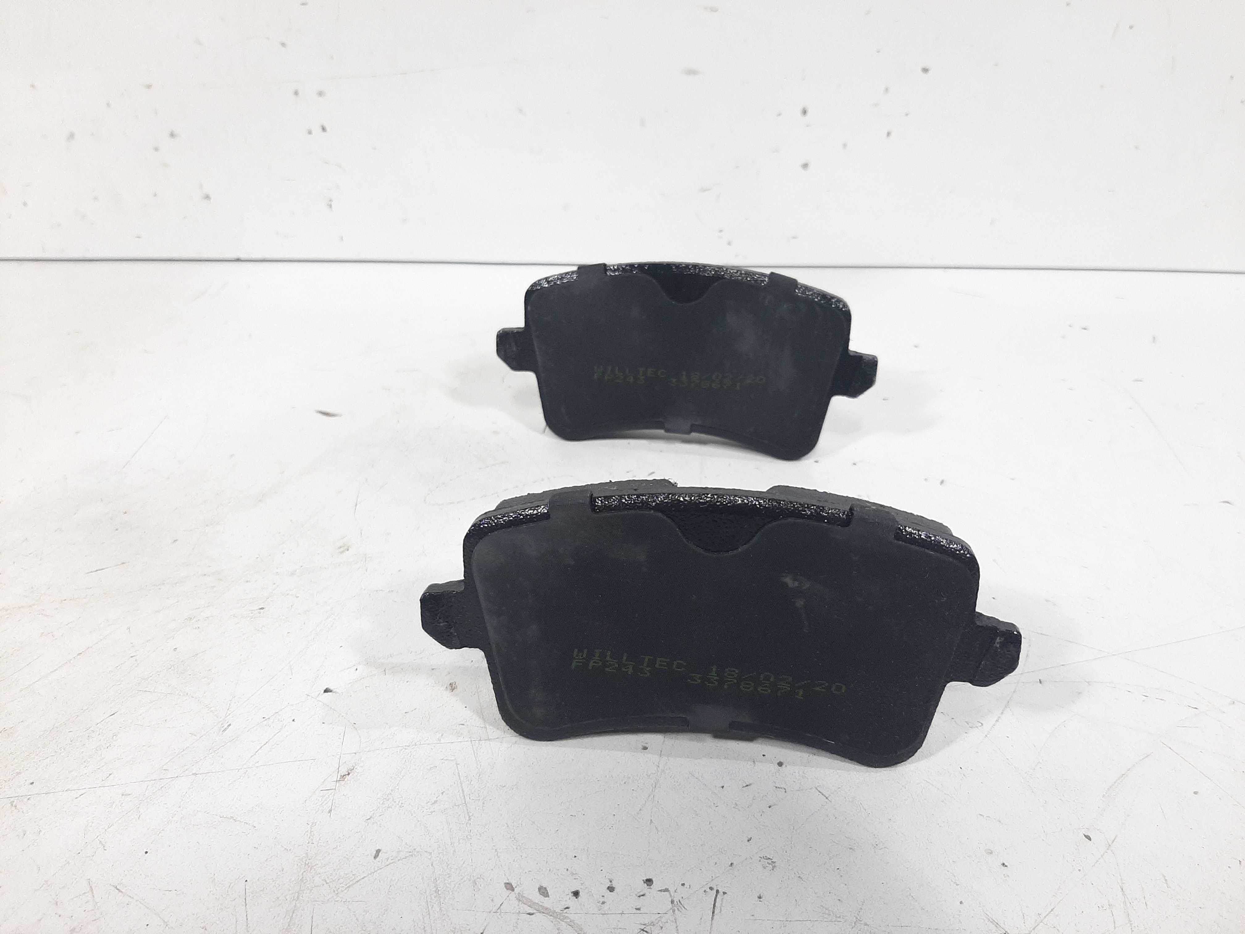 Pastilha Traseiro Cerâmica Porsche Macan Fp243 Willtec 3