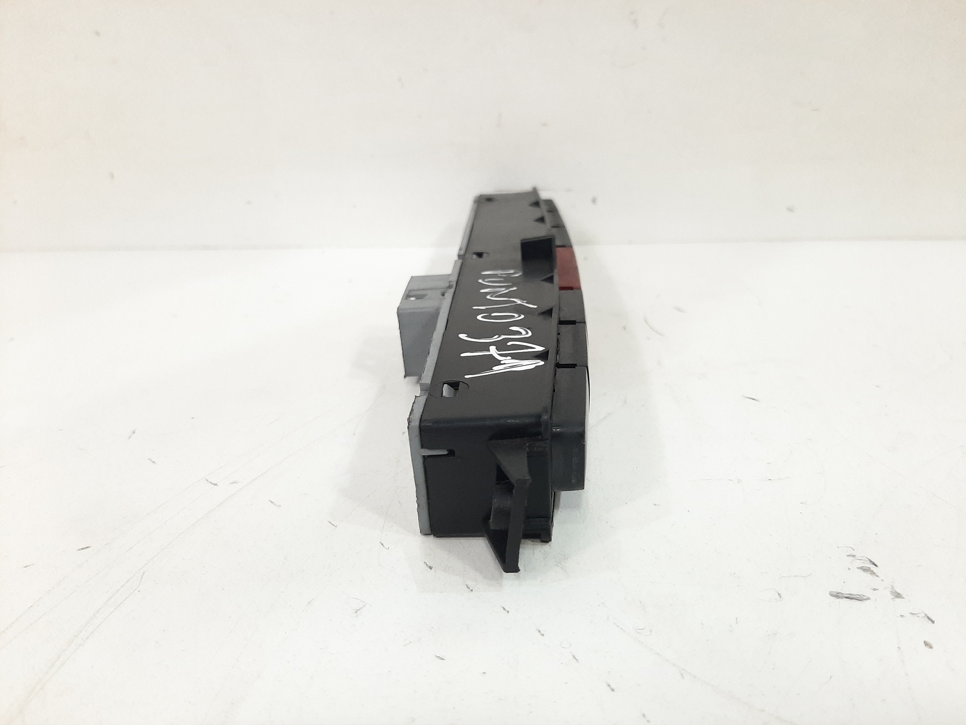 Botao Pisca Alerta Fiat Punto Linea 2008 A 2012 7354422900 1