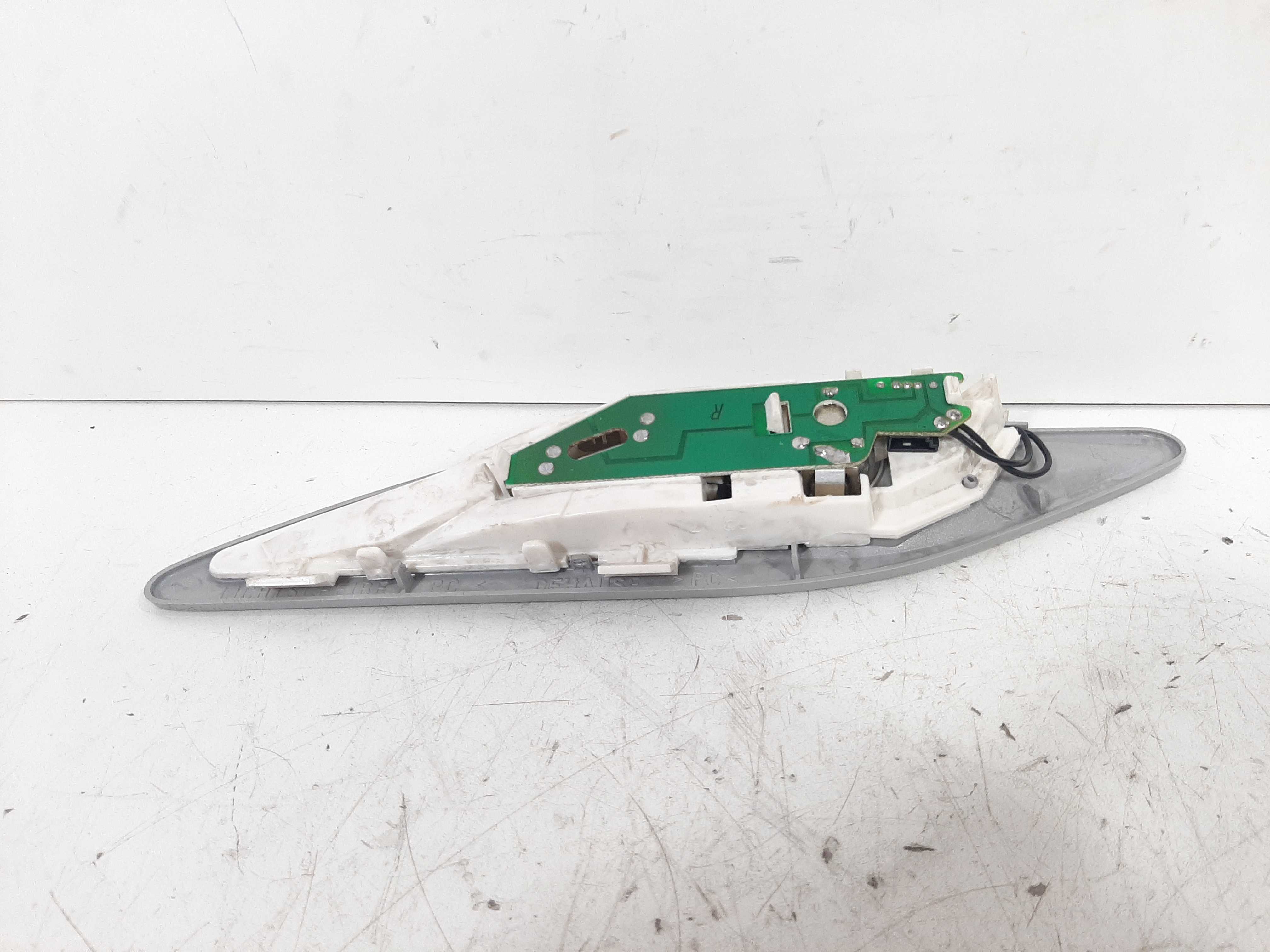 Luz Cortesia Bmw 540i E39 Serie 5 Traseiro Direito 96 A 04 8