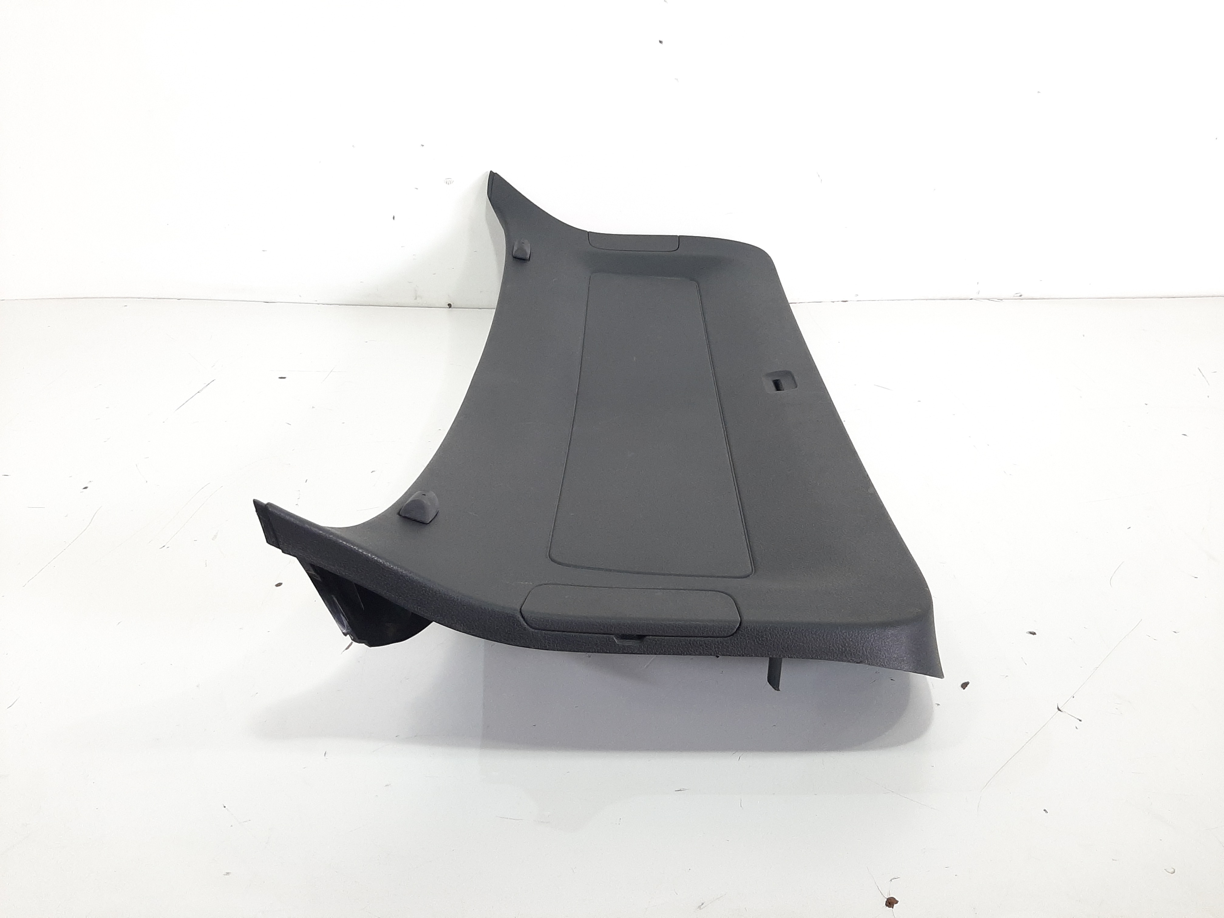 Acabamento Interno Tampa Portamalas Vw Tiguan 2012 A 2017 1