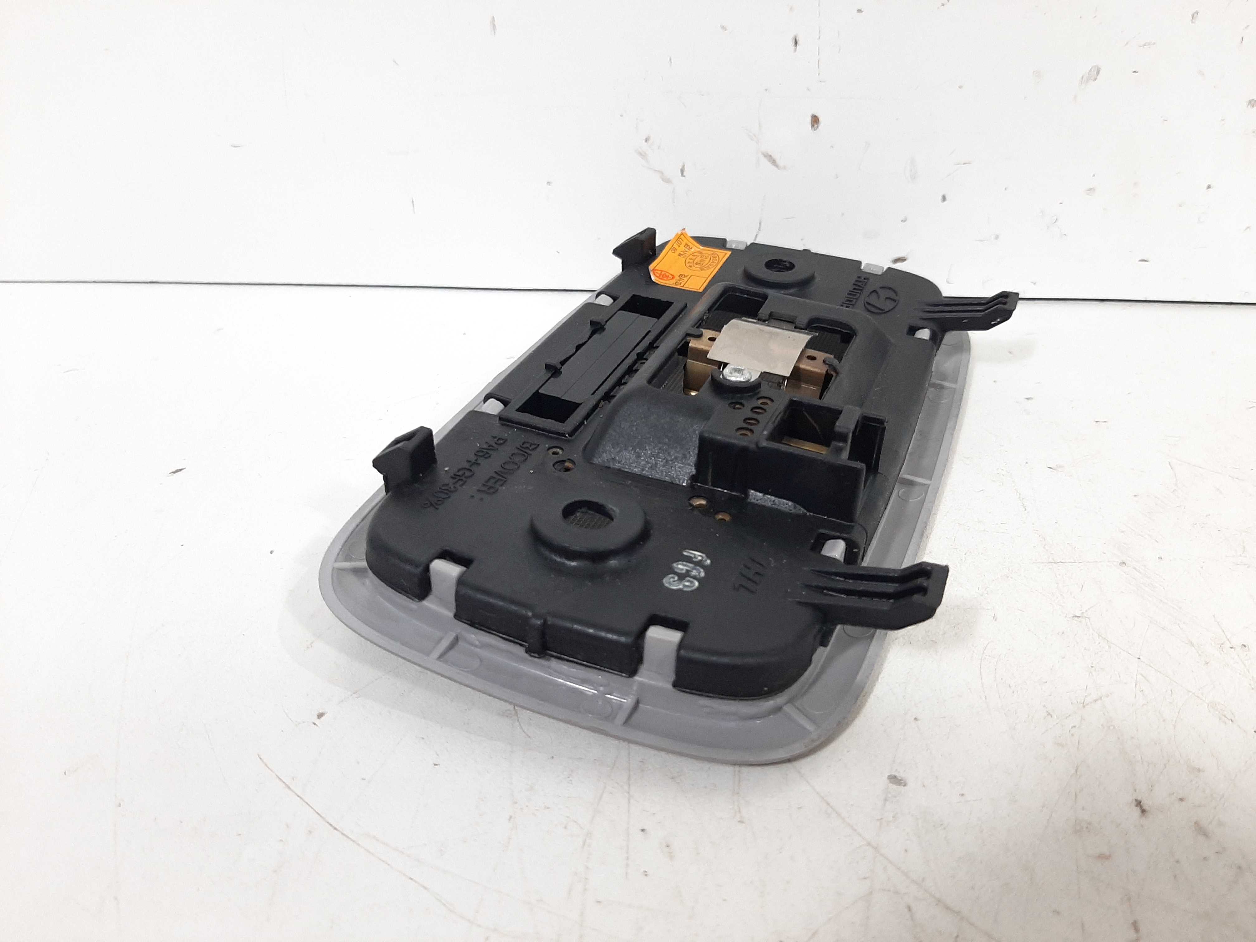 Luz Cortesia Interna Traseira Hyundai I30 2009 2010 A 2012 5