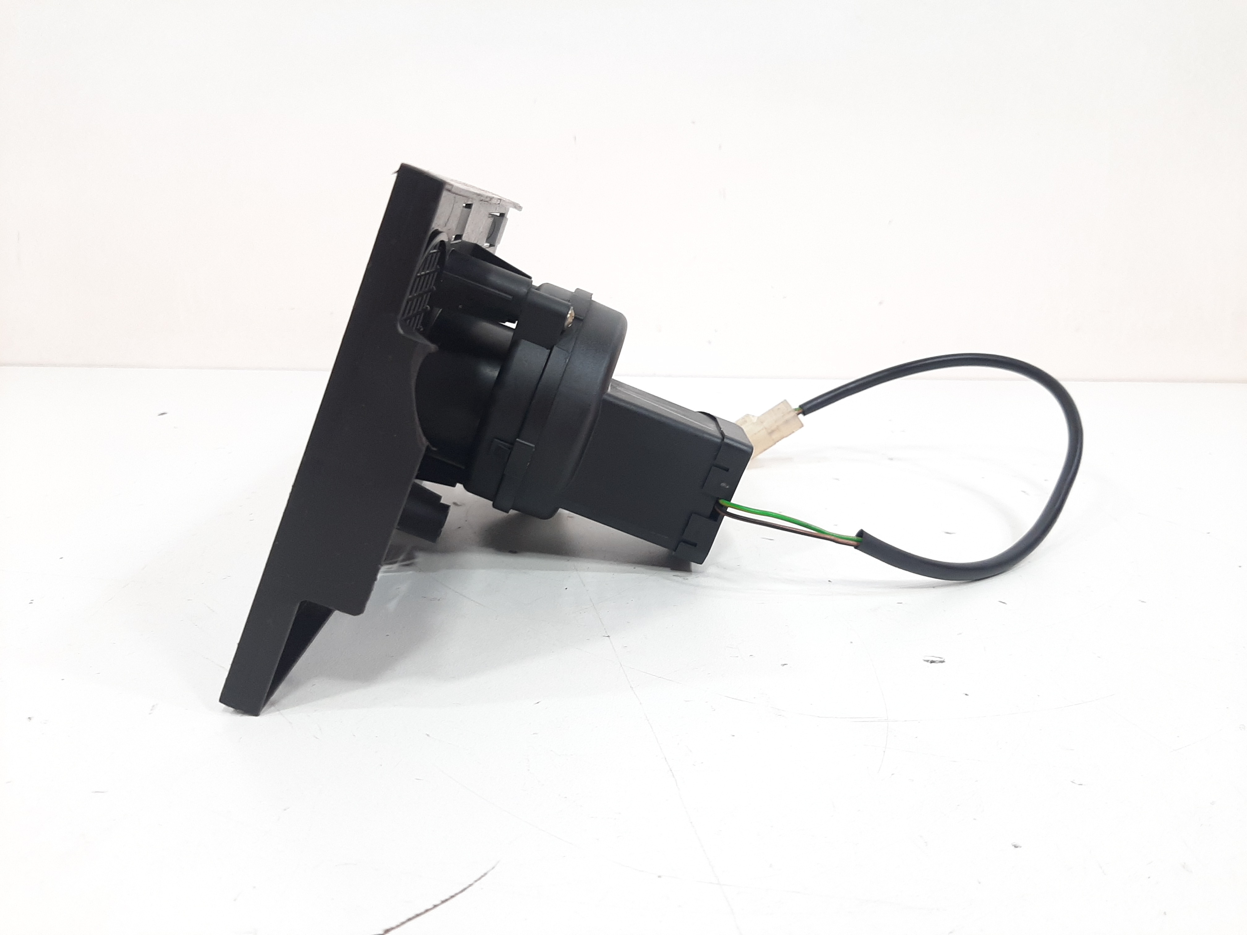 Ventilador Caixa Fusível Bmw X5 E53 4.4 V8 1999 2000 A 2006 7