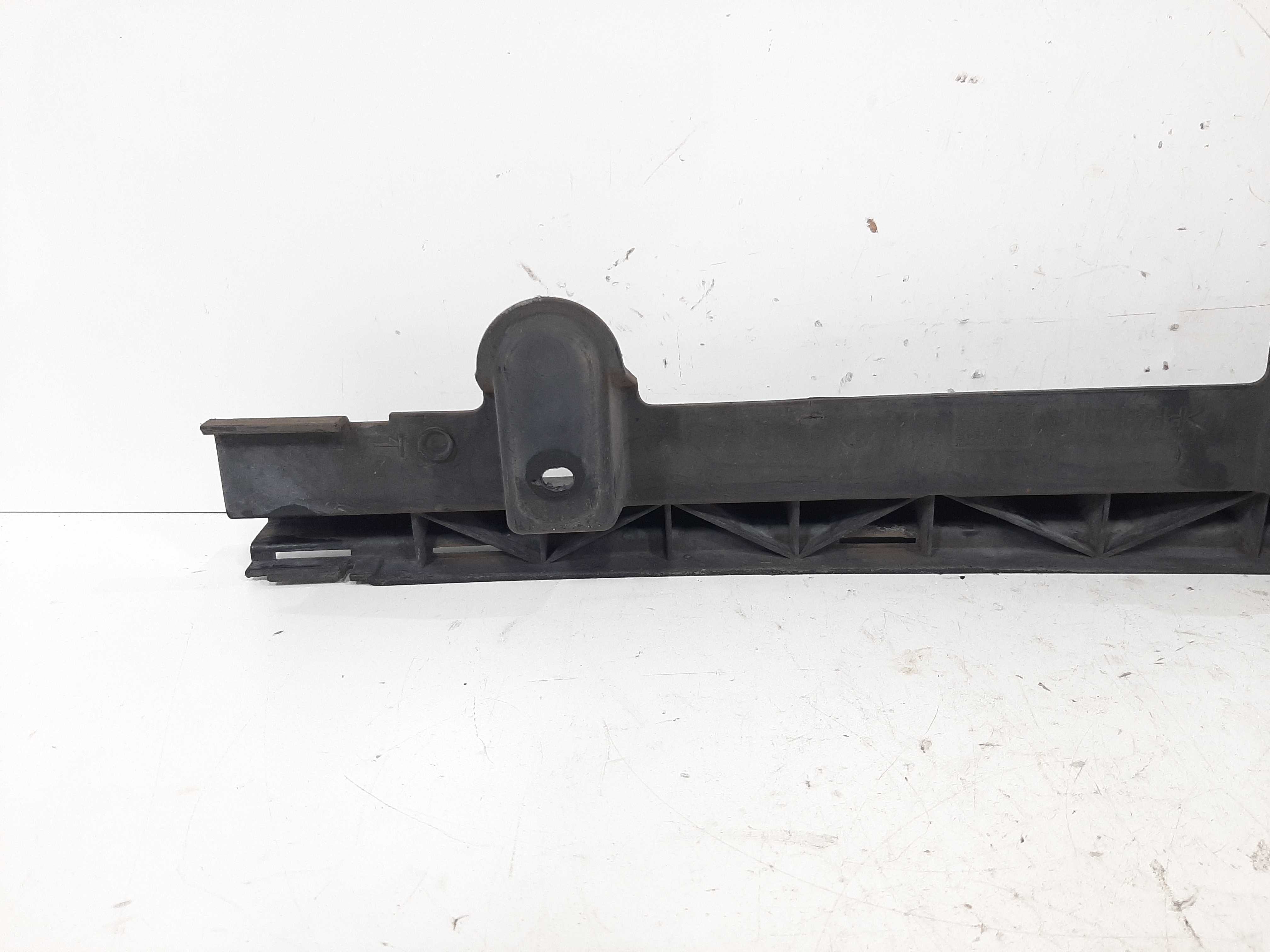 Guia Parachoque Traseiro Direito Citroen C4 Pallas 07 A 2013 7