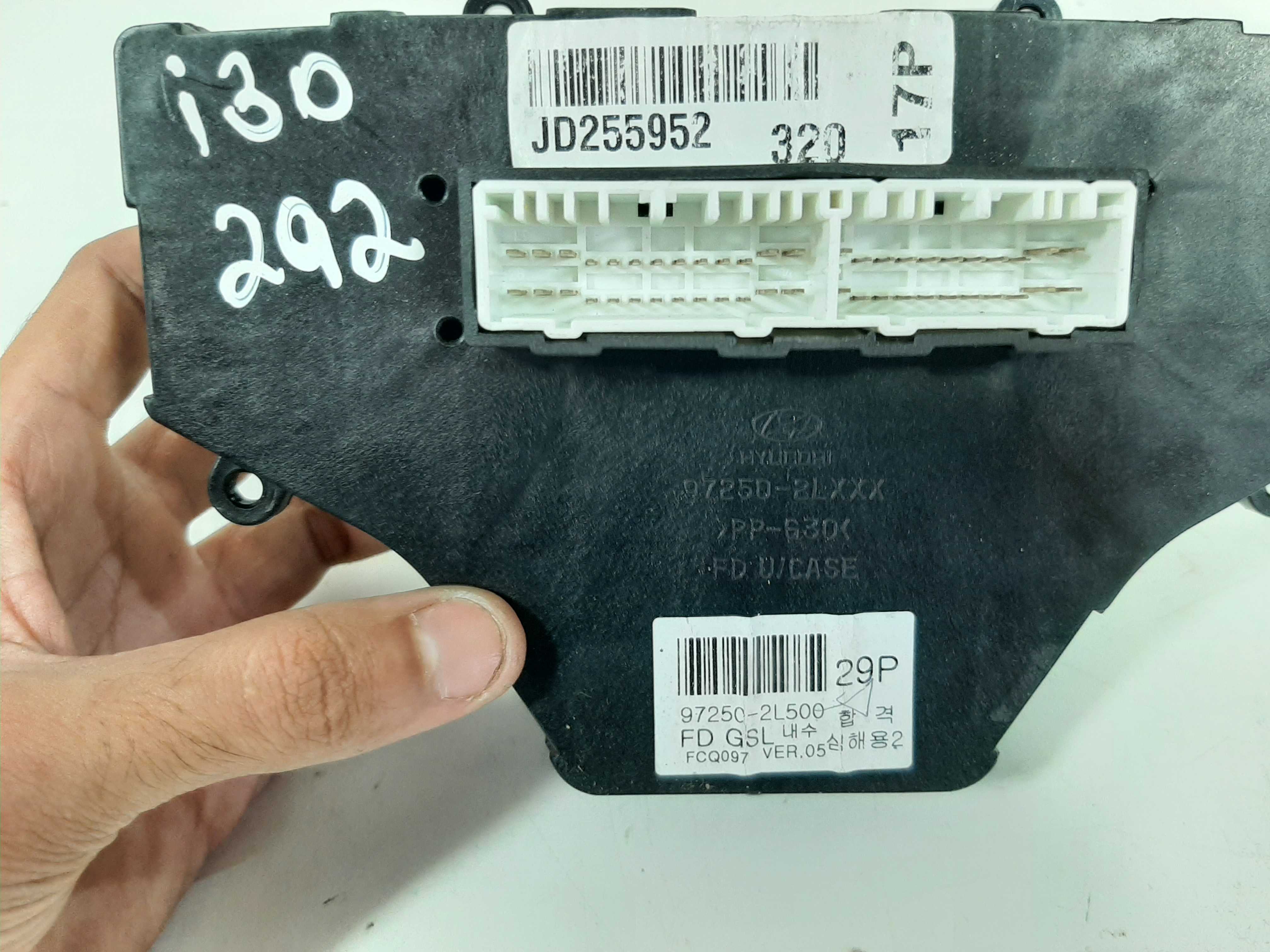Comando Ar Condicionado Digital Hyundai I30 2009 2010 A 2012 3