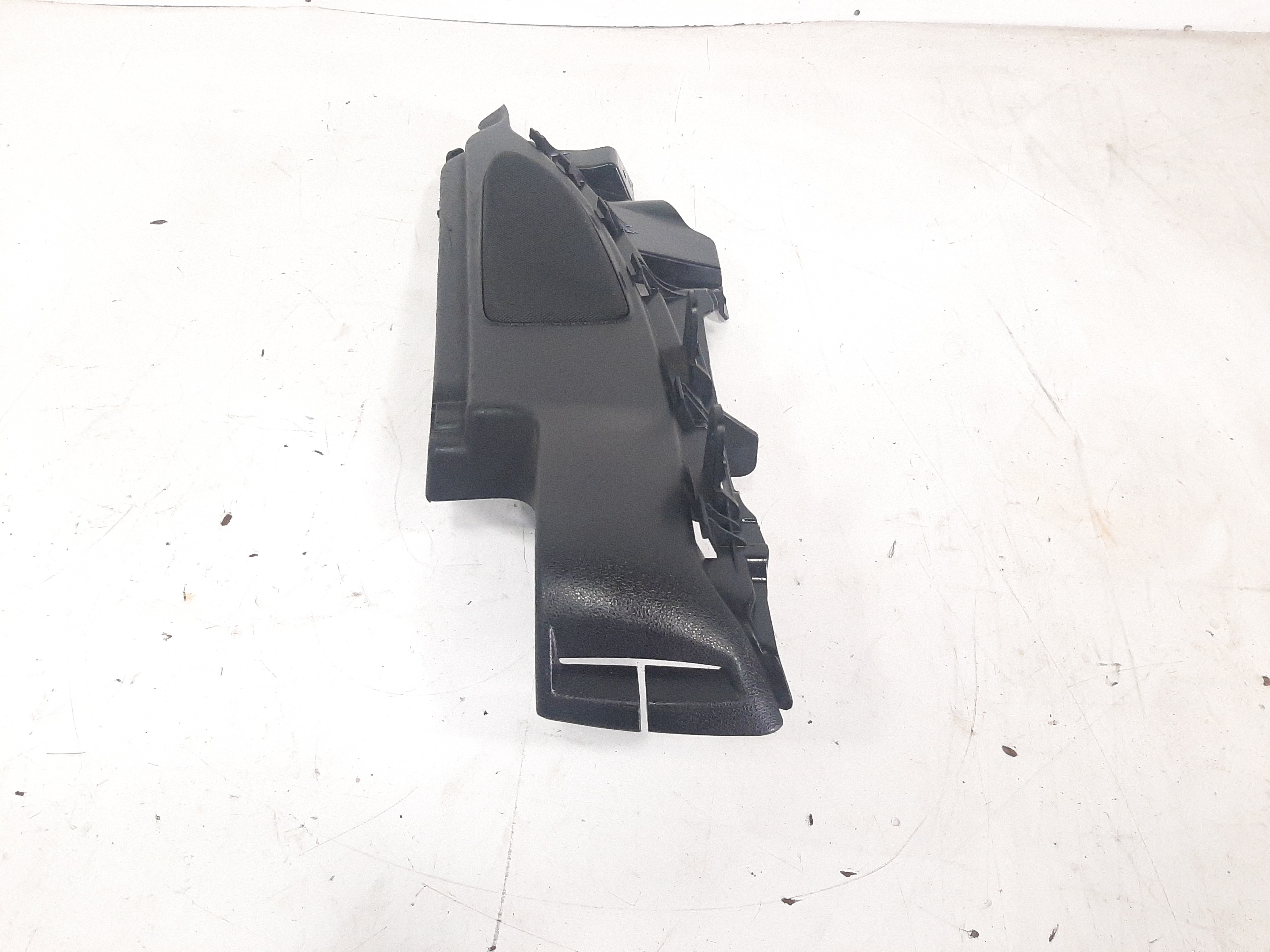 Suporte Esquerdo Bagagito Porta Malas Bmw 120i 2006 A 2012 8