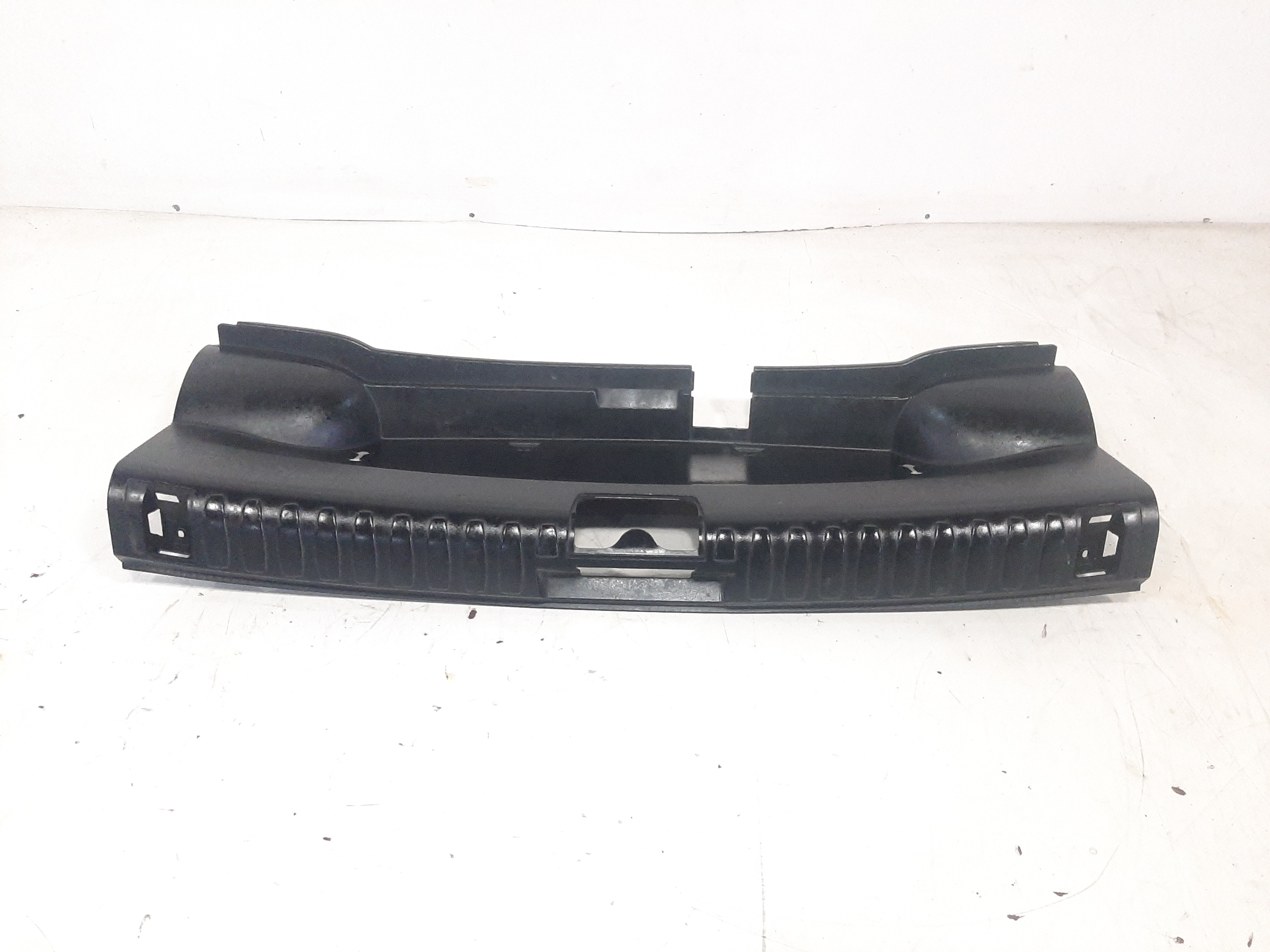 Acabamento Moldura Soleira Porta Malas Bmw 120i 2006 A 2012 3