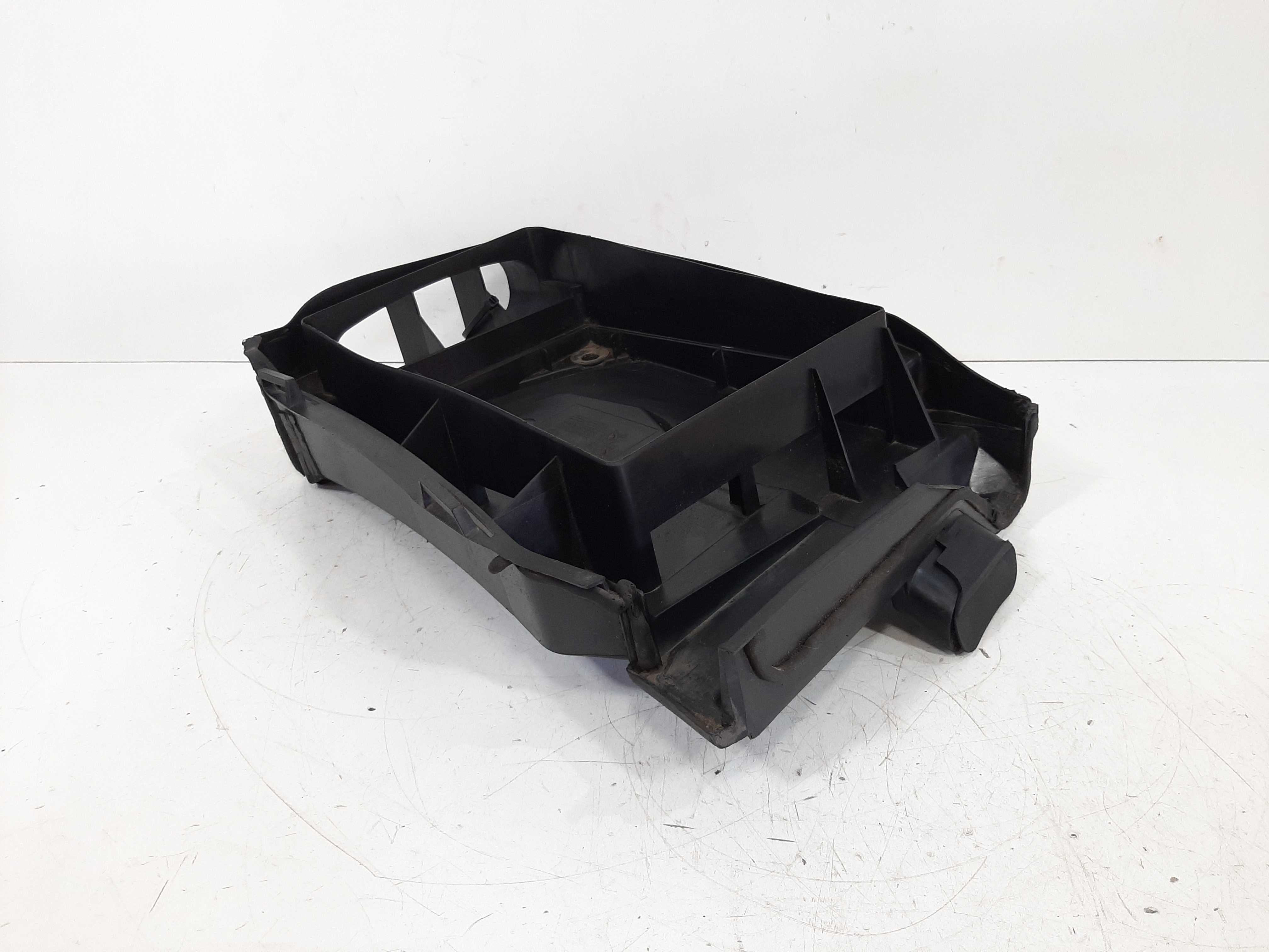 Caixa De Filtro Ar Inferior Direito 540i 4.4 V8 96 97 A 2004 5