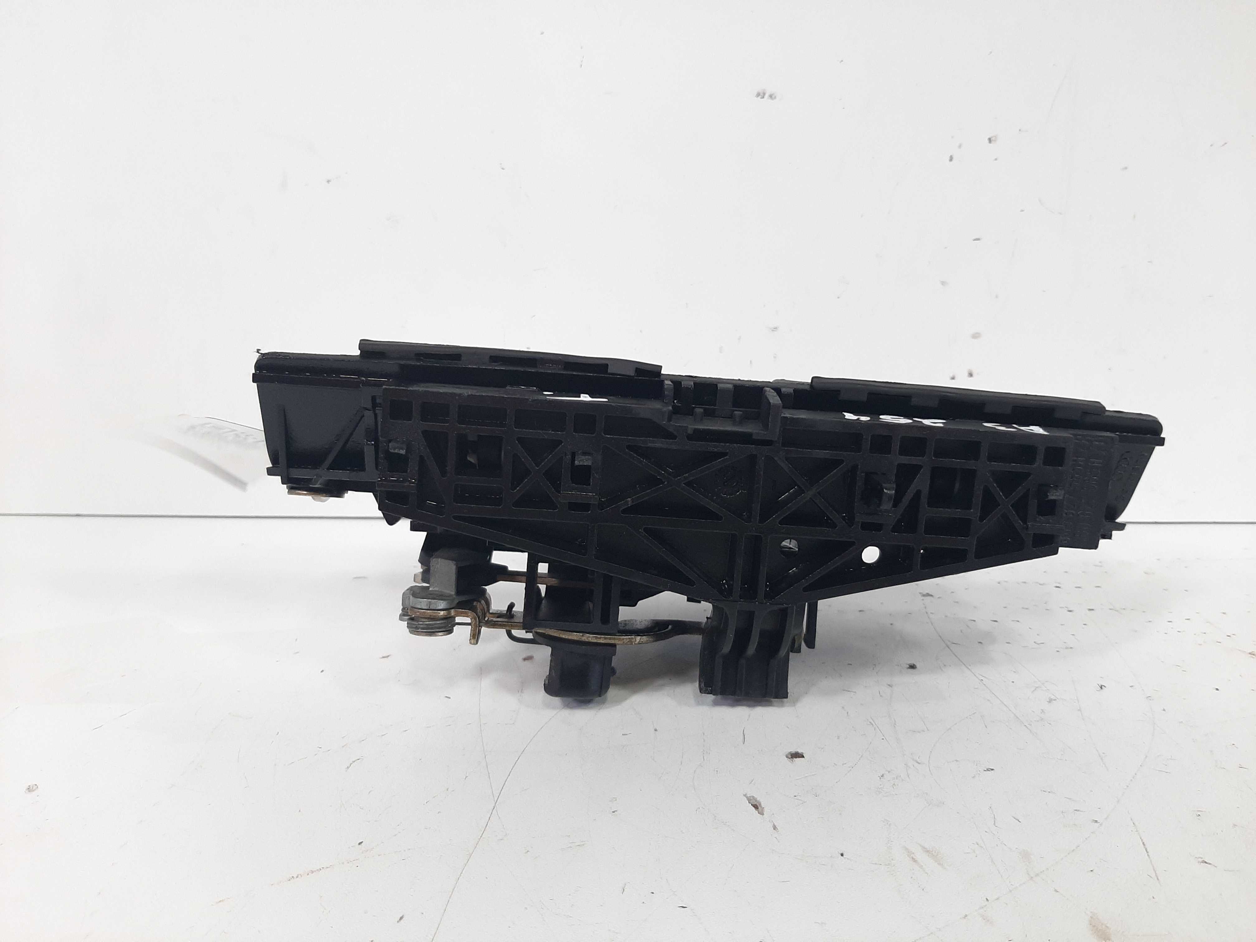 Maçaneta Porta Malas Audi A3 2008 2009 2010 2011 2012 2013 4