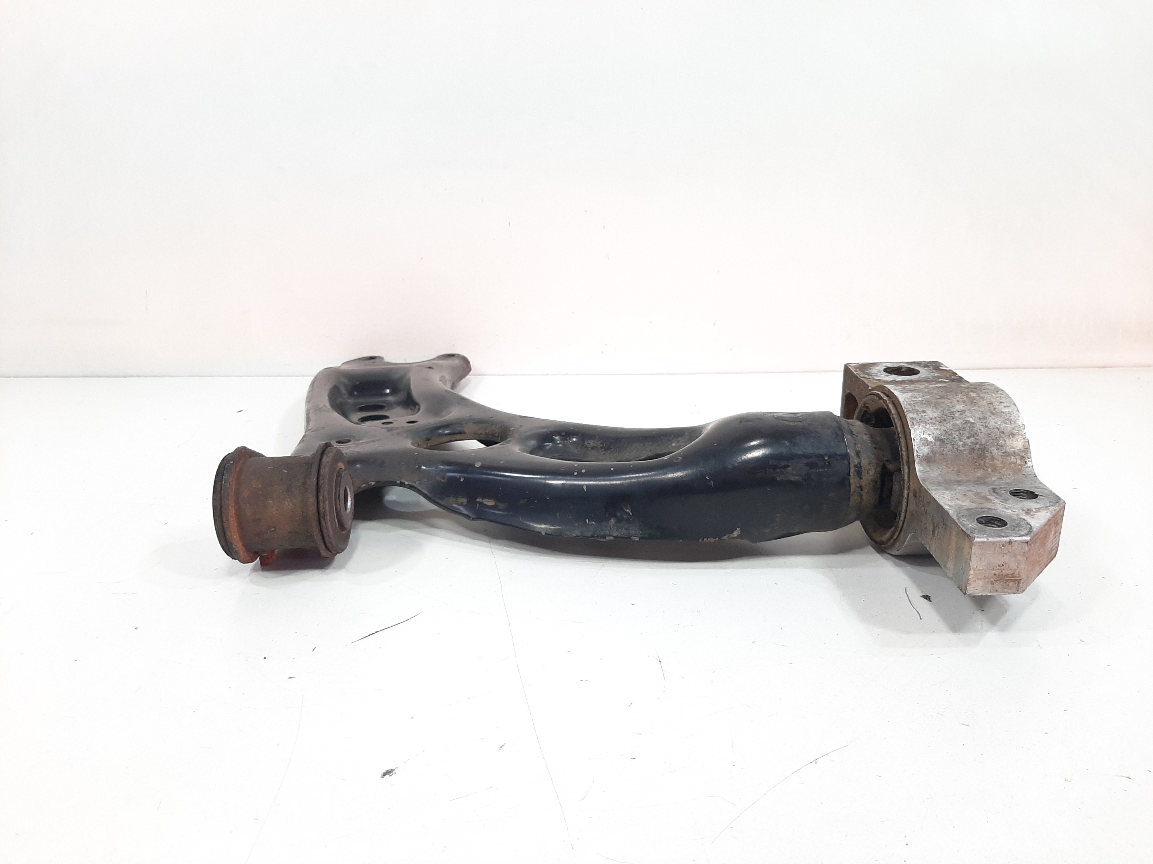 Bandeja Suspensão Dianteira Direita Vw Tiguan 2012 A 2017