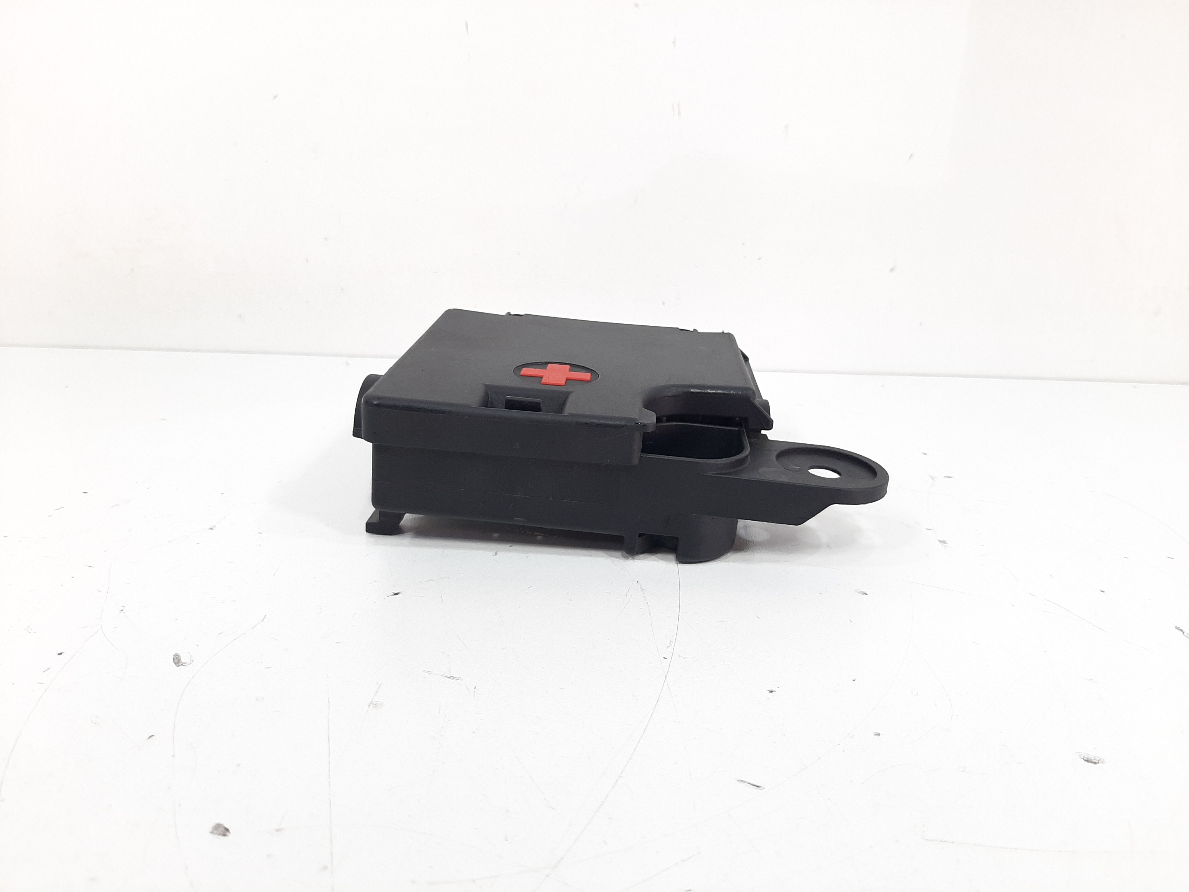 Caixa Fusível Bateria Positivo Audi A4 1.8 2013 2014 2015 4